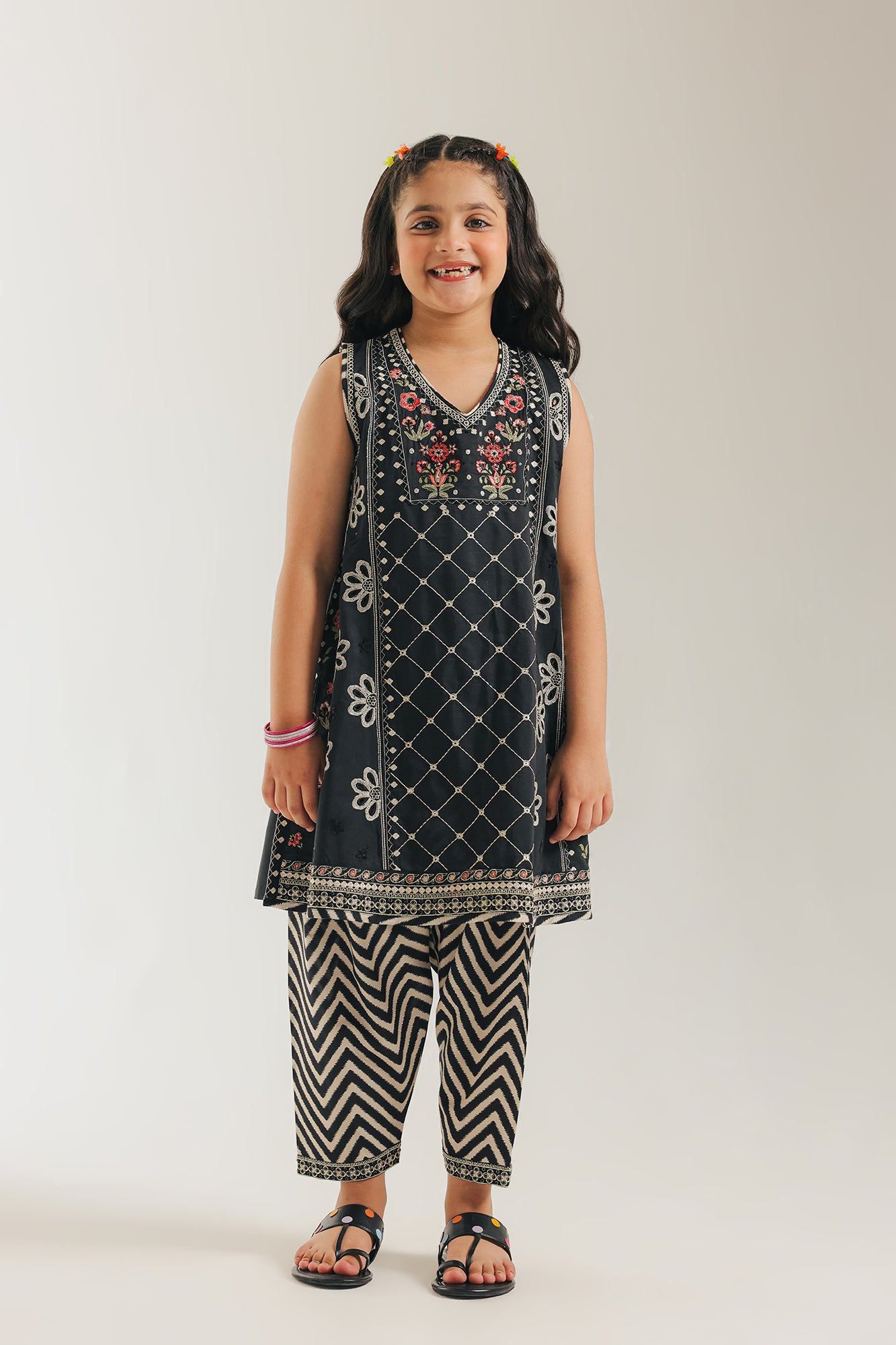 EMBROIDERED SUIT (E0856/404/902 E0856/304/902)