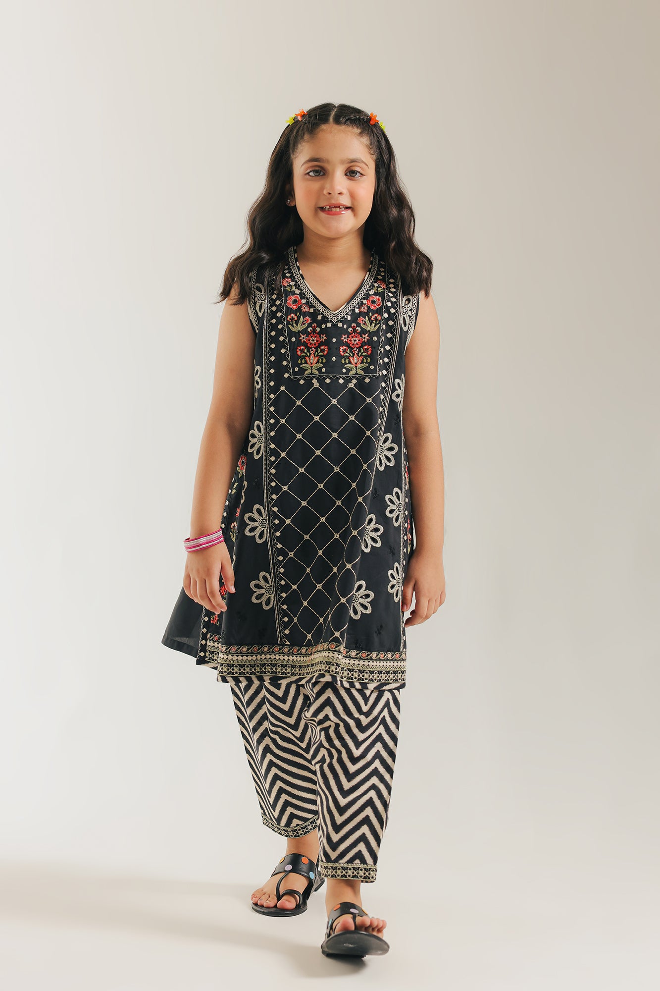 EMBROIDERED SUIT (E0856/404/902 E0856/304/902)