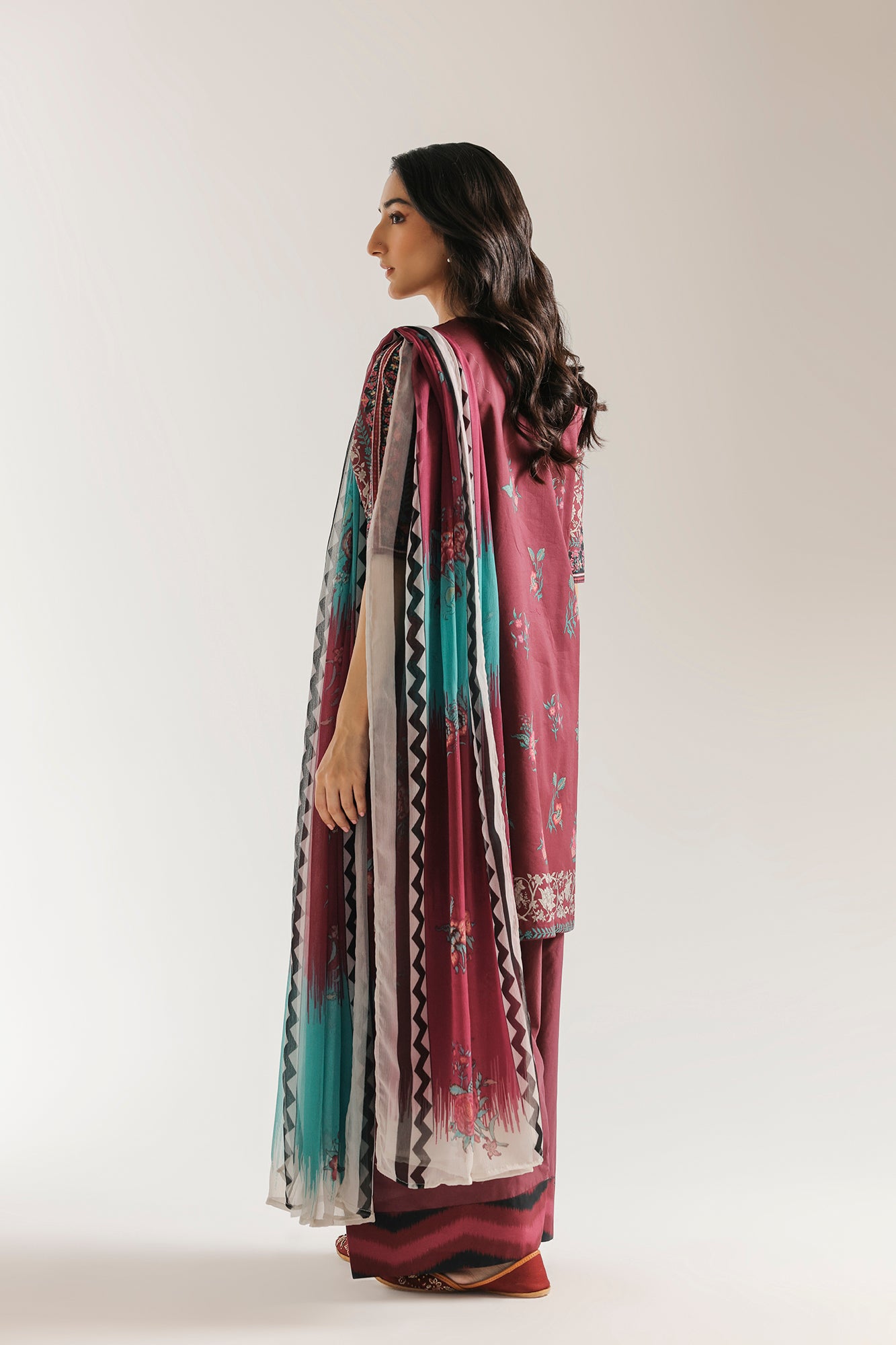 EMBROIDERED SUIT (E0858/203/523)