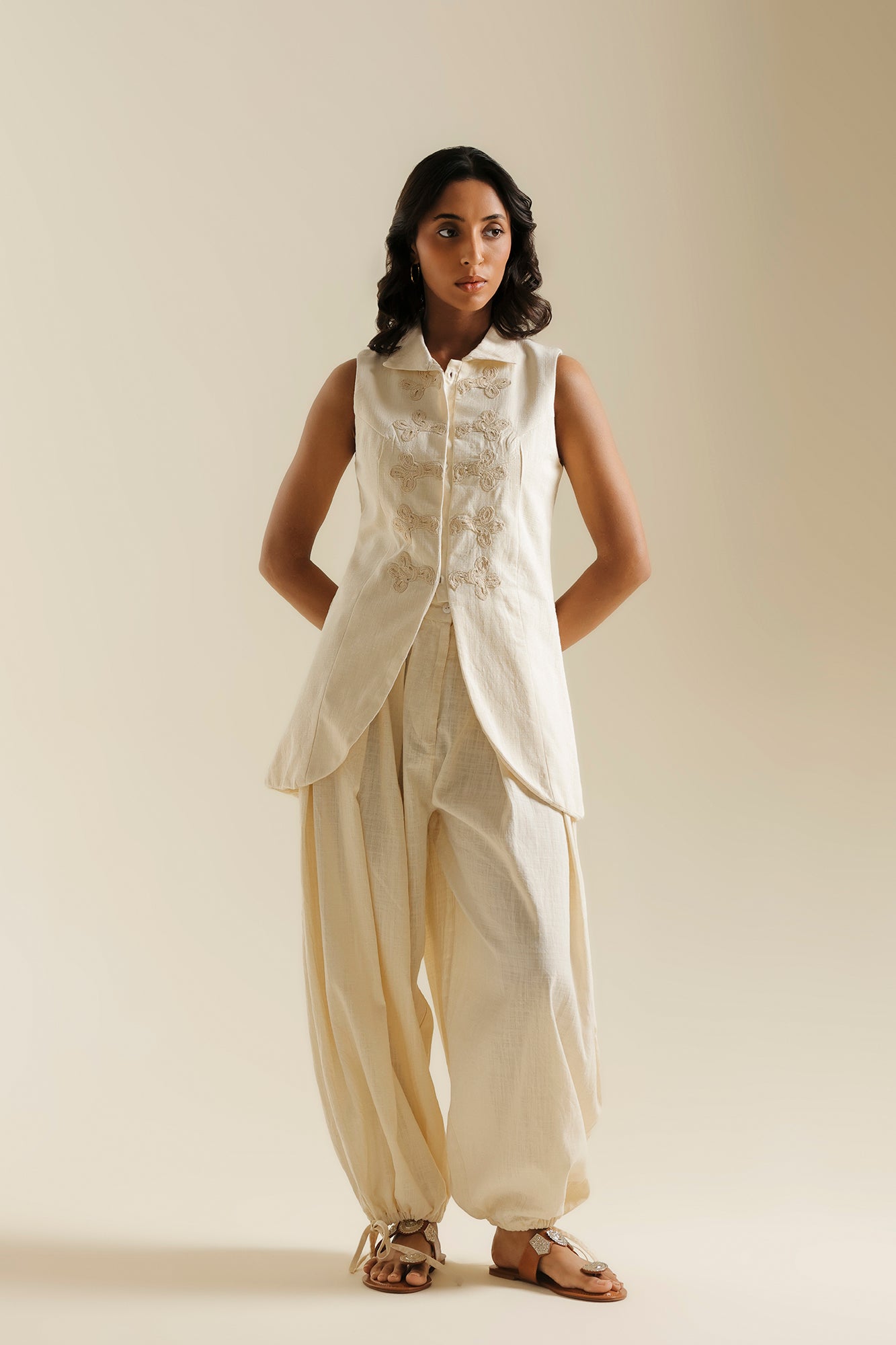 EMBROIDERED SUIT (E0863-119-005)