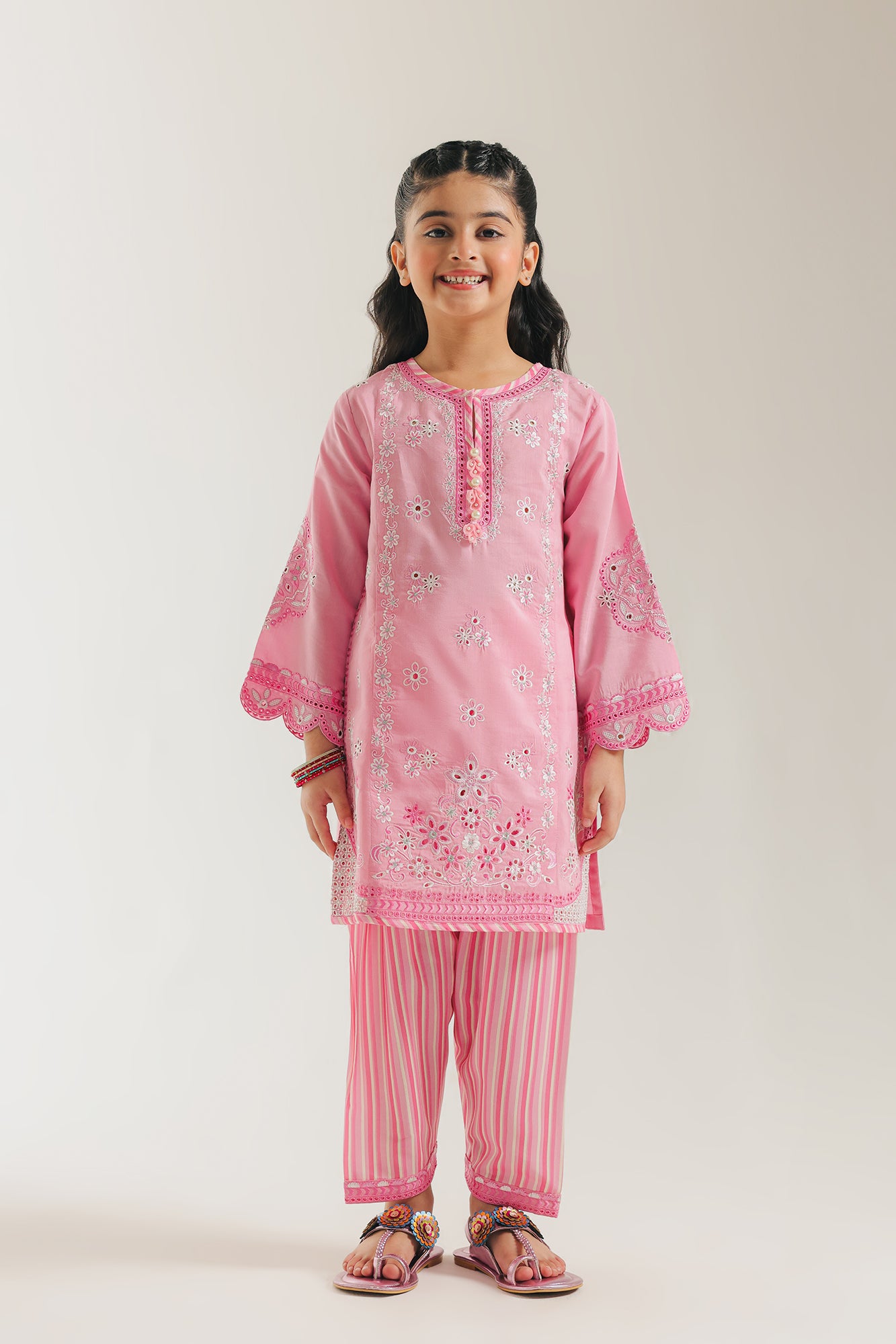 EMBROIDERED SUIT (E0863/404/427 E0863/304/427)