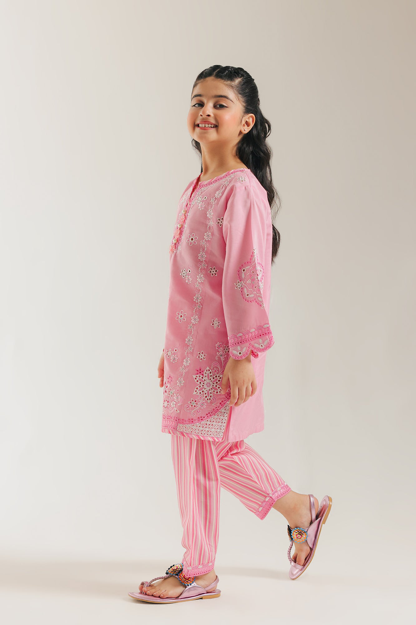 EMBROIDERED SUIT (E0863/404/427 E0863/304/427)