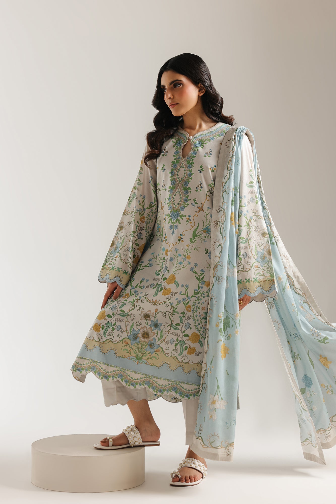 EMBROIDERED SUIT (E0875/202/006)