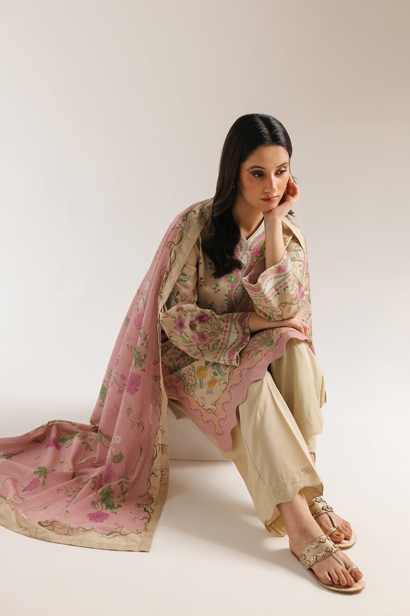 EMBROIDERED SUIT (E0875/202/112)