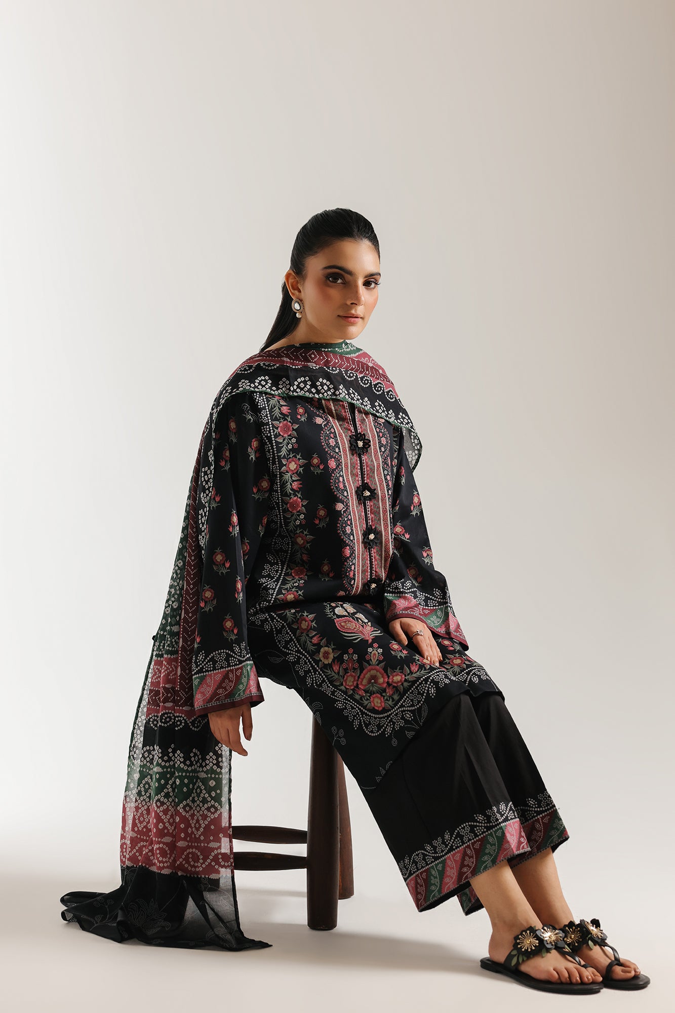 EMBROIDERED SUIT (E0876/202/902)