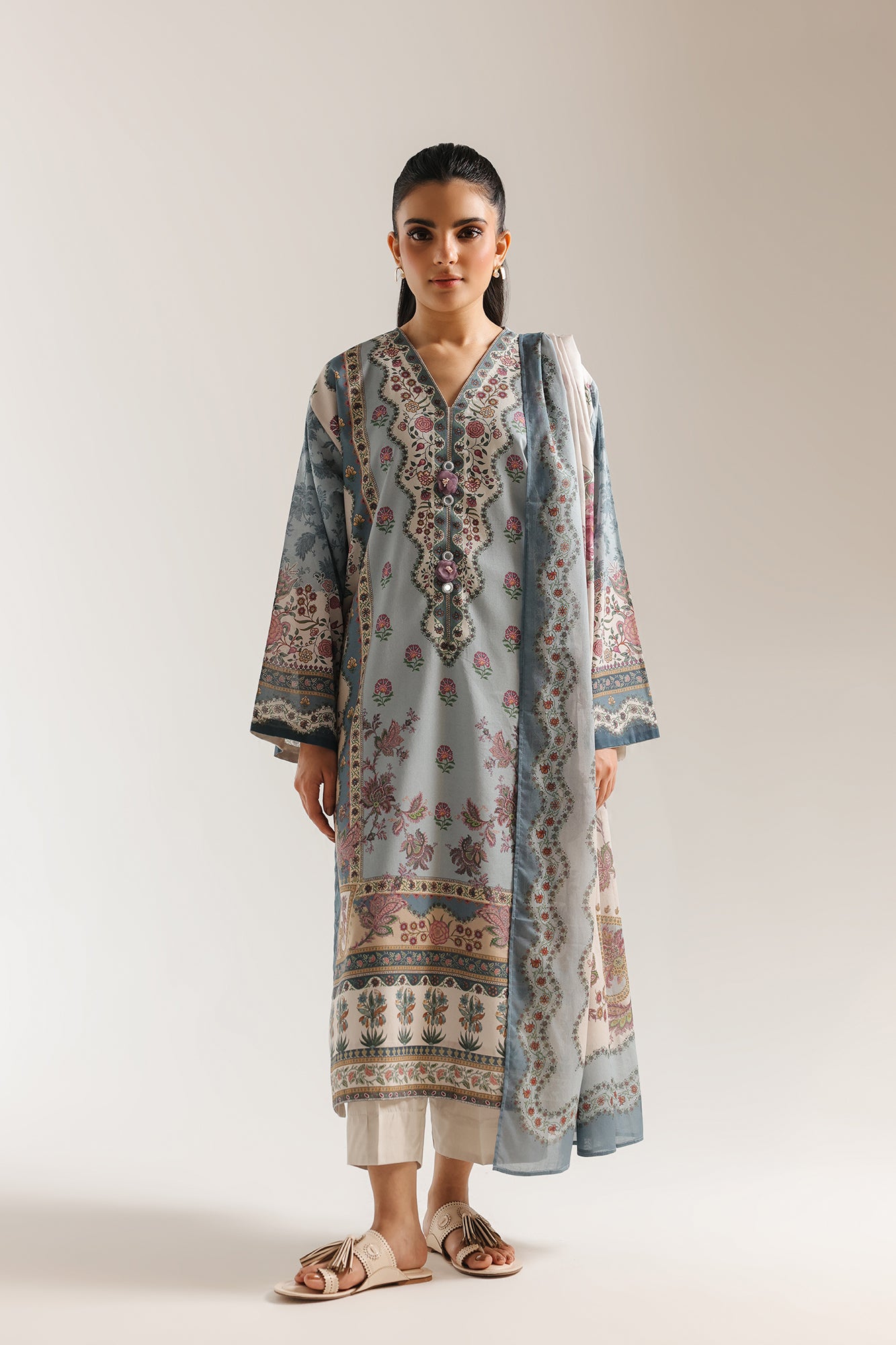 EMBROIDERED SUIT (E0882/202/636)