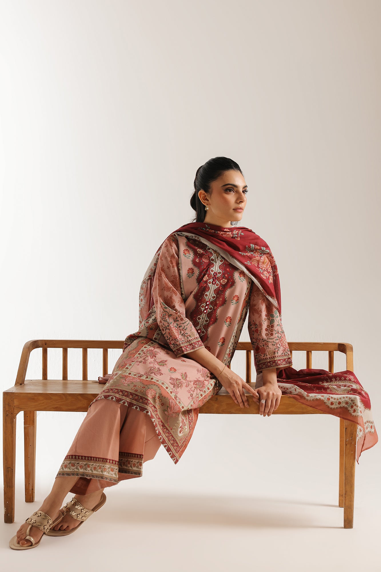 EMBROIDERED SUIT (E0882/202/813)