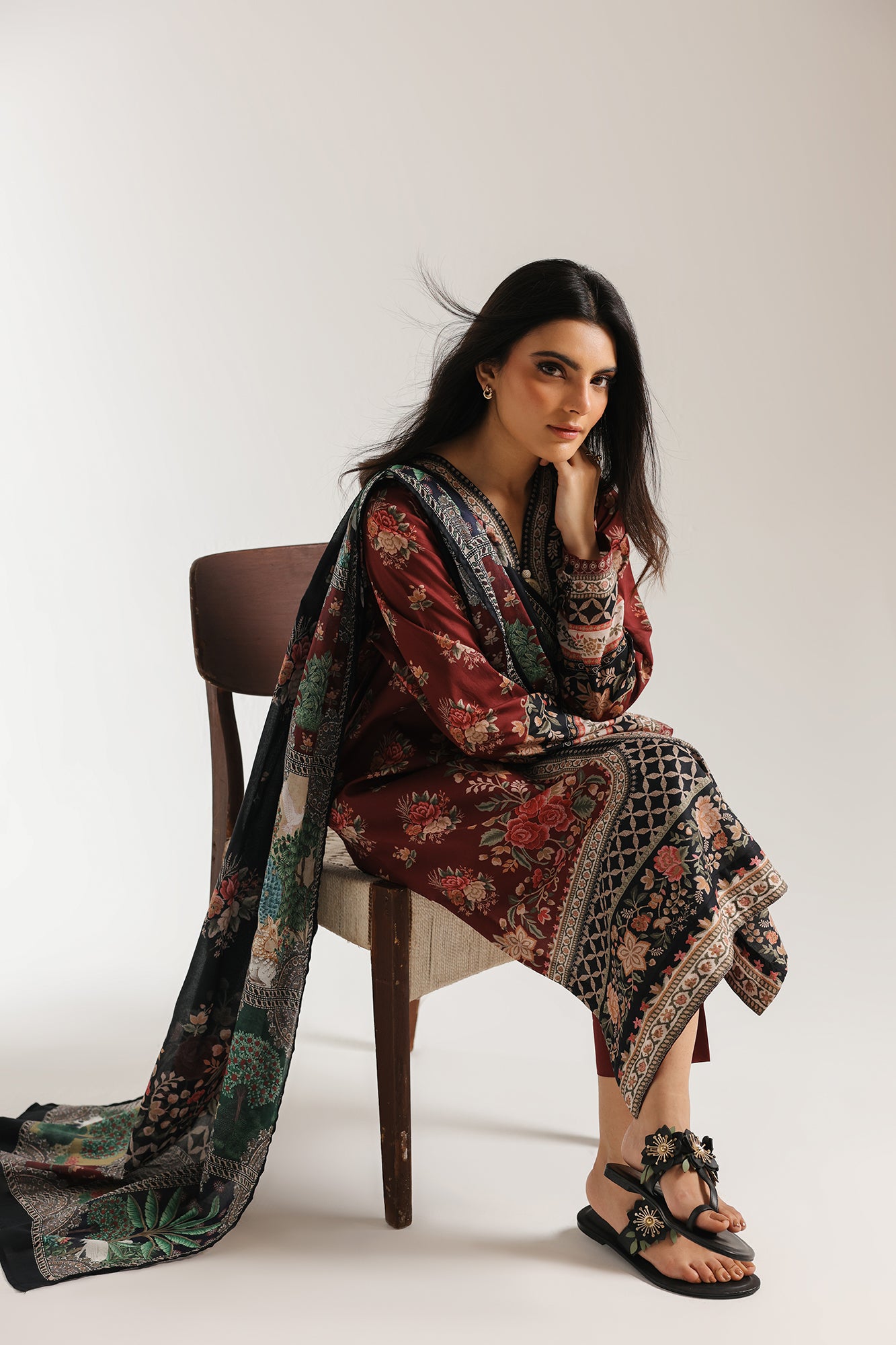 EMBROIDERED SUIT (E0883/202/319)