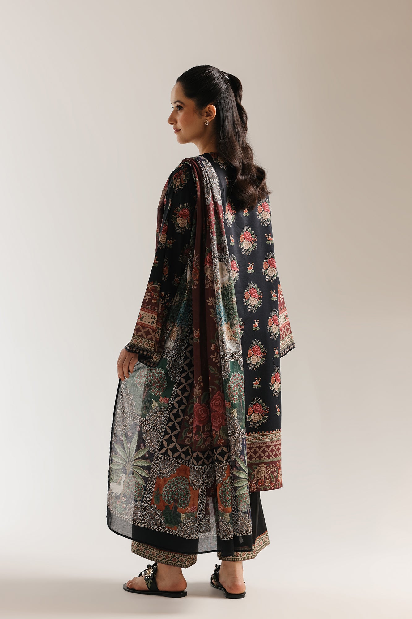 EMBROIDERED SUIT (E0883/202/902)