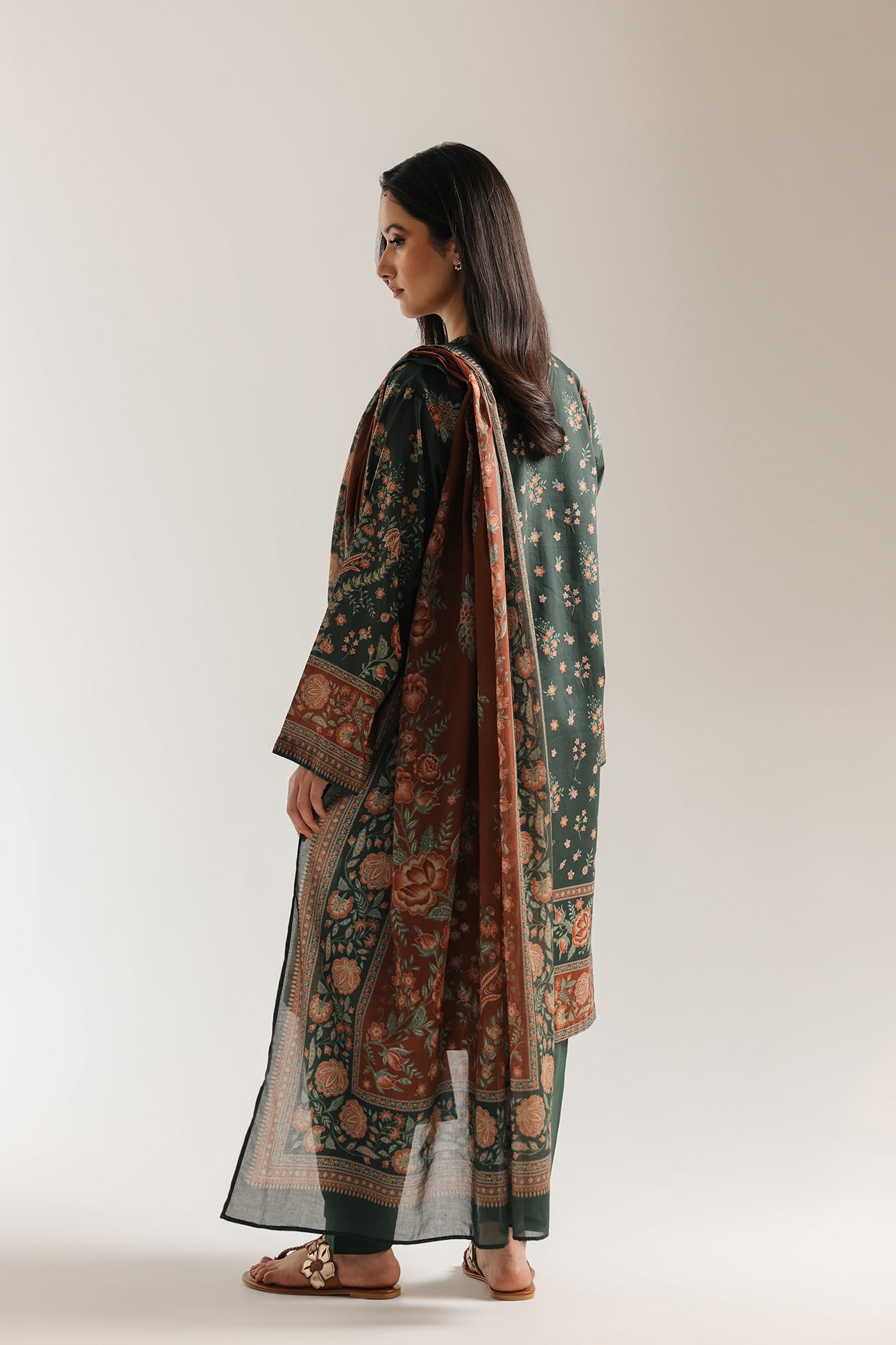 EMBROIDERED SUIT (E0884/202/117)