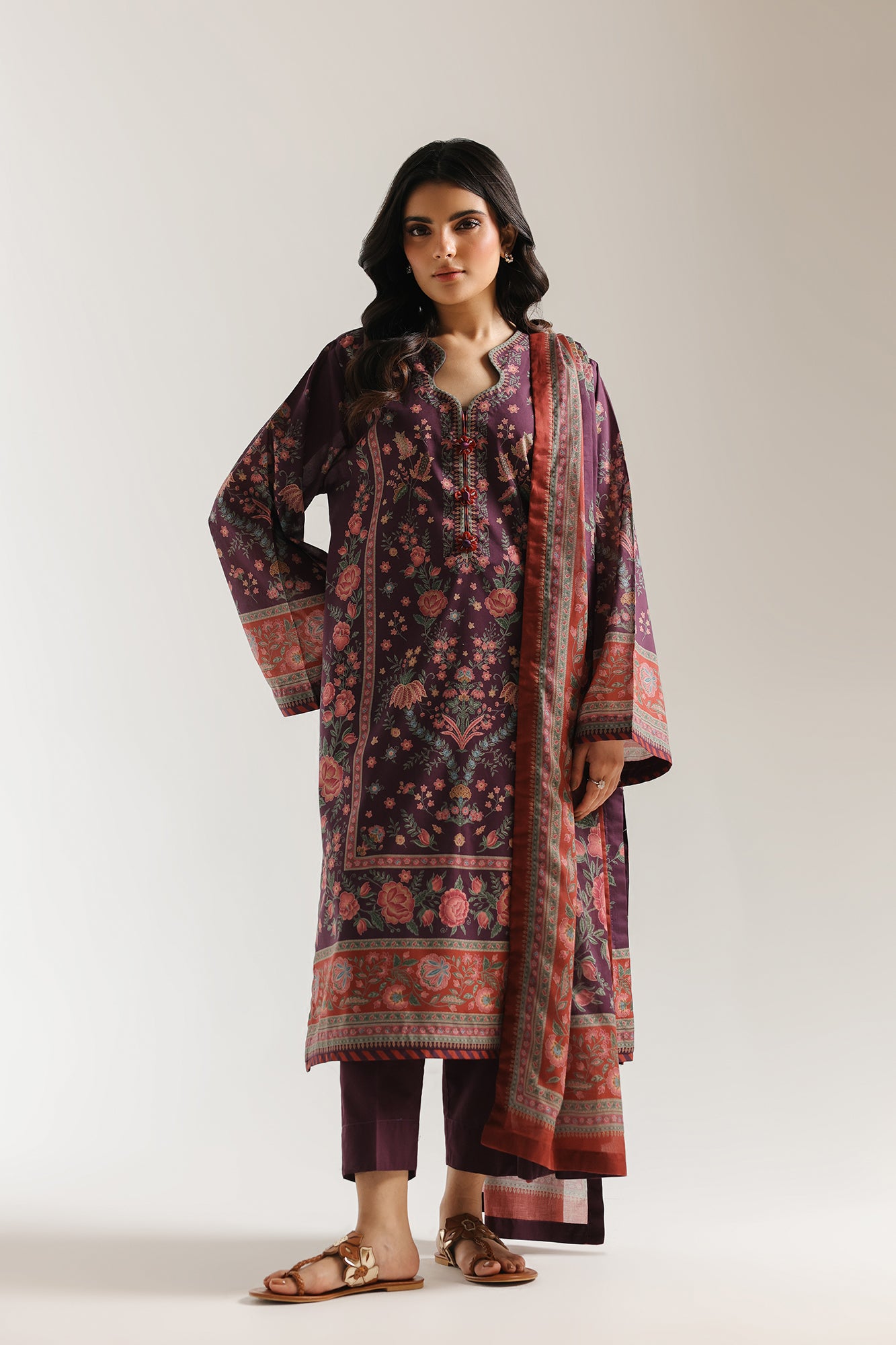 EMBROIDERED SUIT (E0884/202/517)