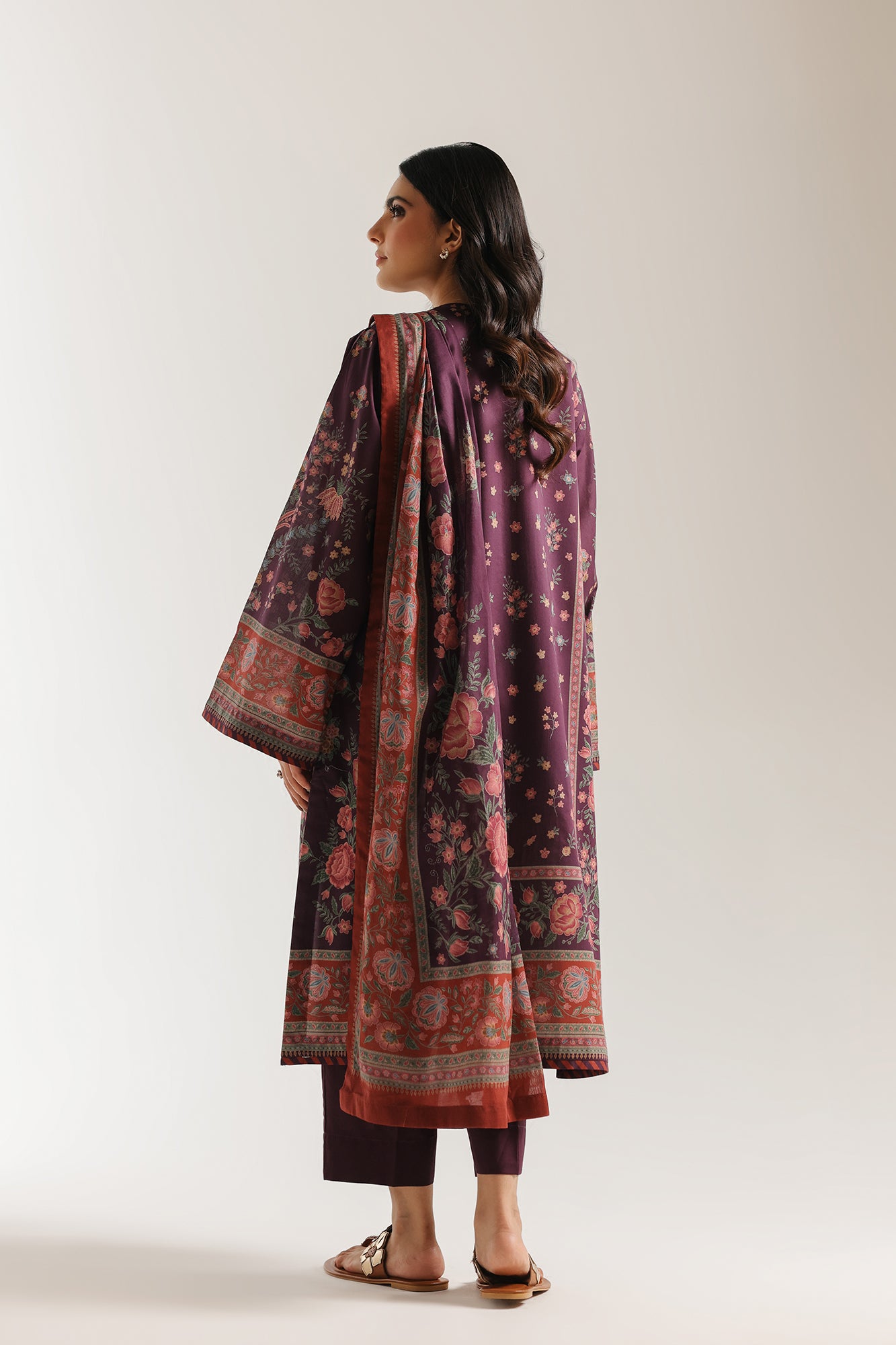 EMBROIDERED SUIT (E0884/202/517)