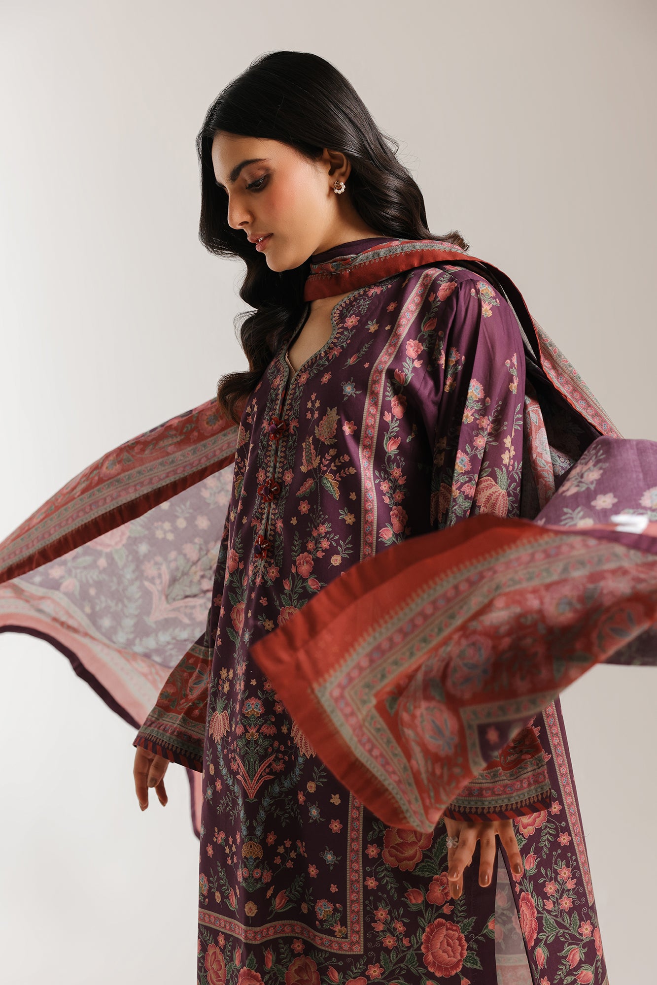 EMBROIDERED SUIT (E0884/202/517)