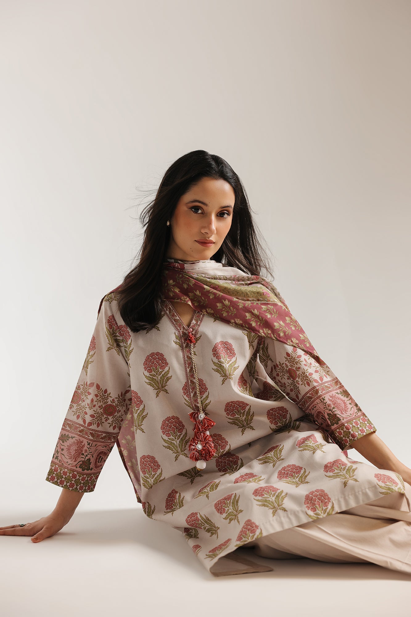 EMBROIDERED SUIT (E0887/202/003)