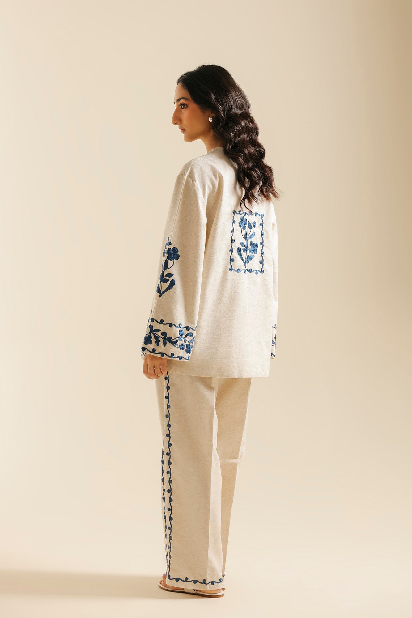 EMBROIDERED SUIT (E0893/119/004)