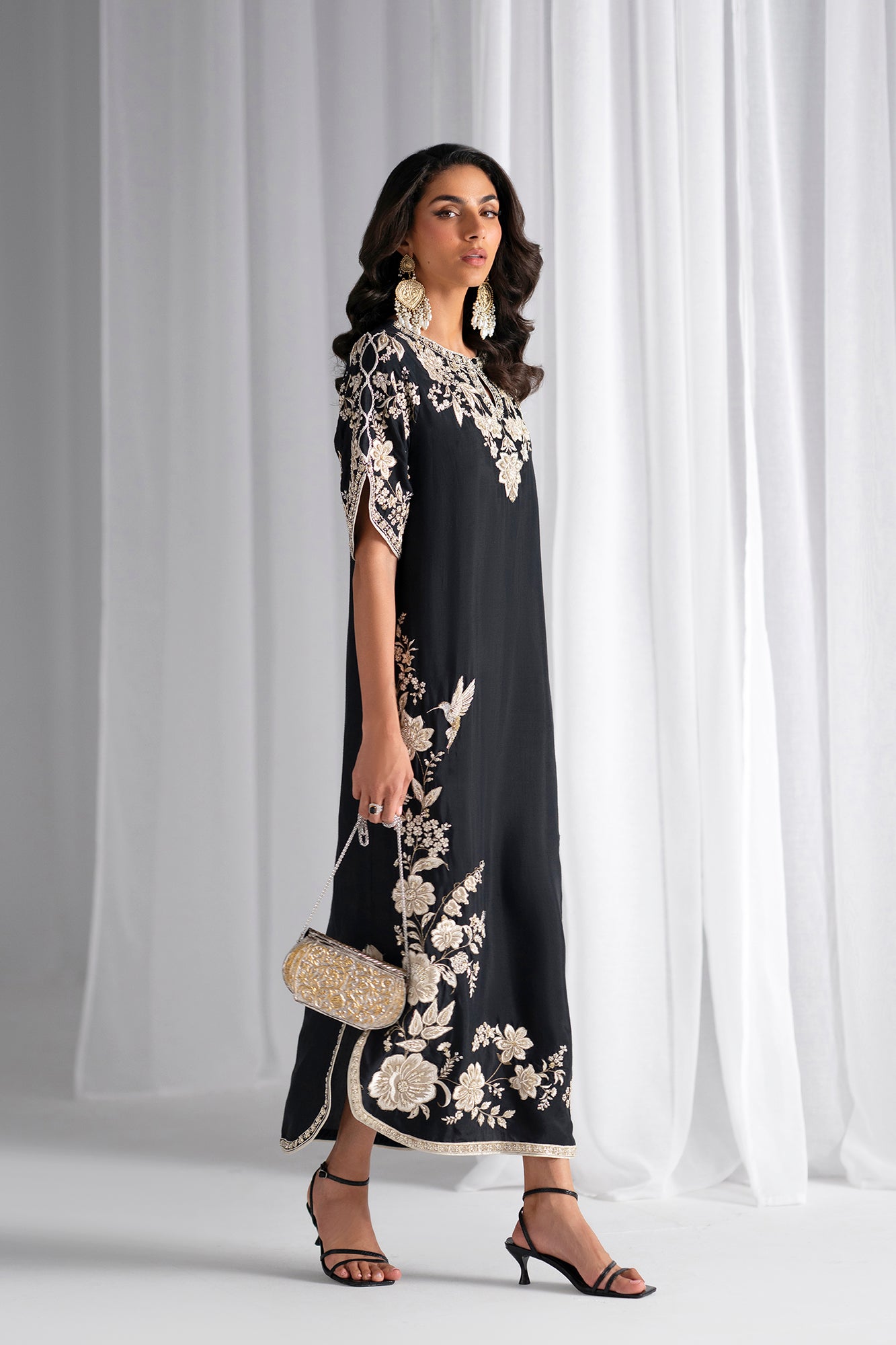 EMBROIDERED KAFTAN (E0905/104/901)