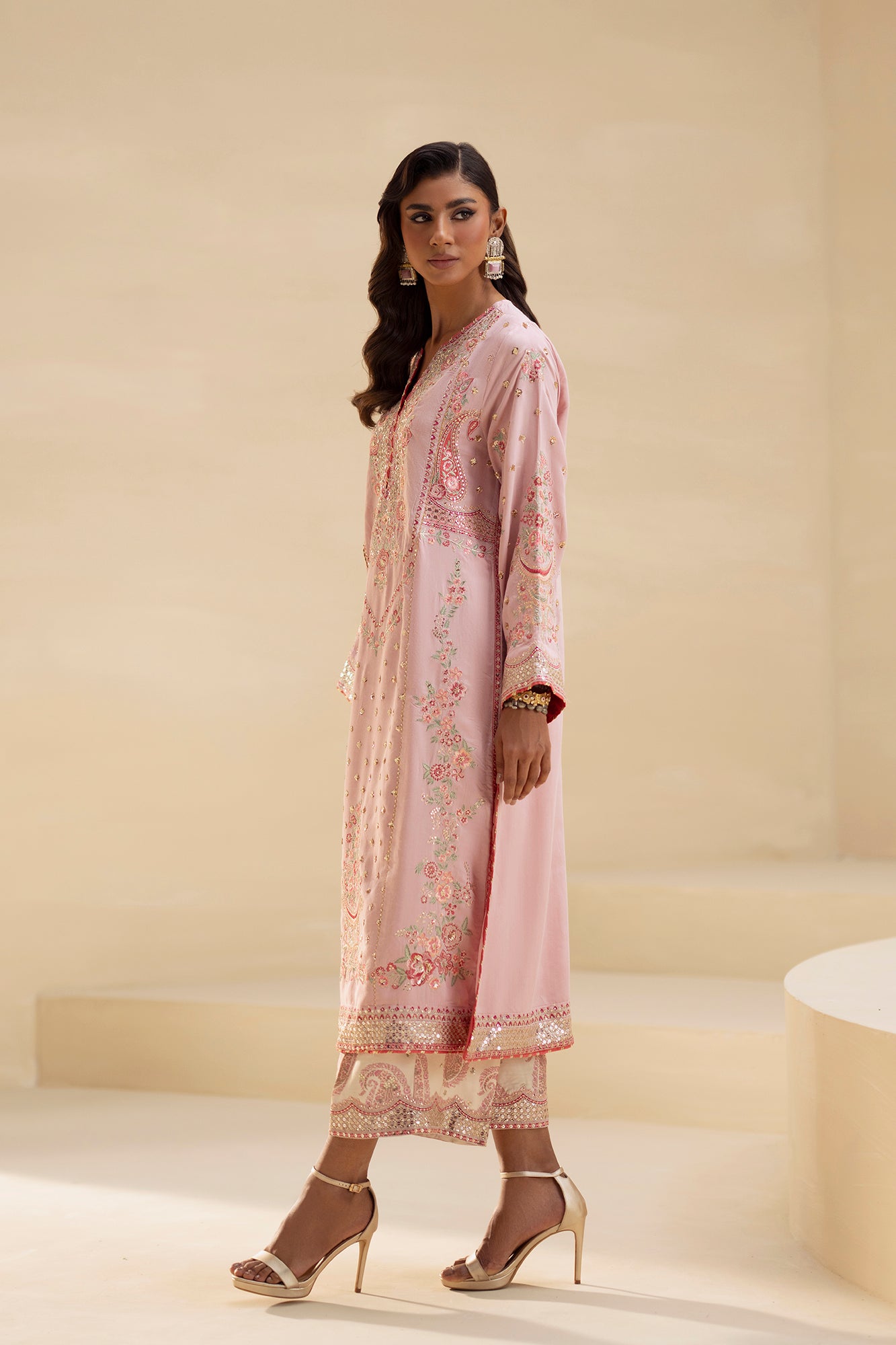 EMBROIDERED SUIT (E0909/104/427)
