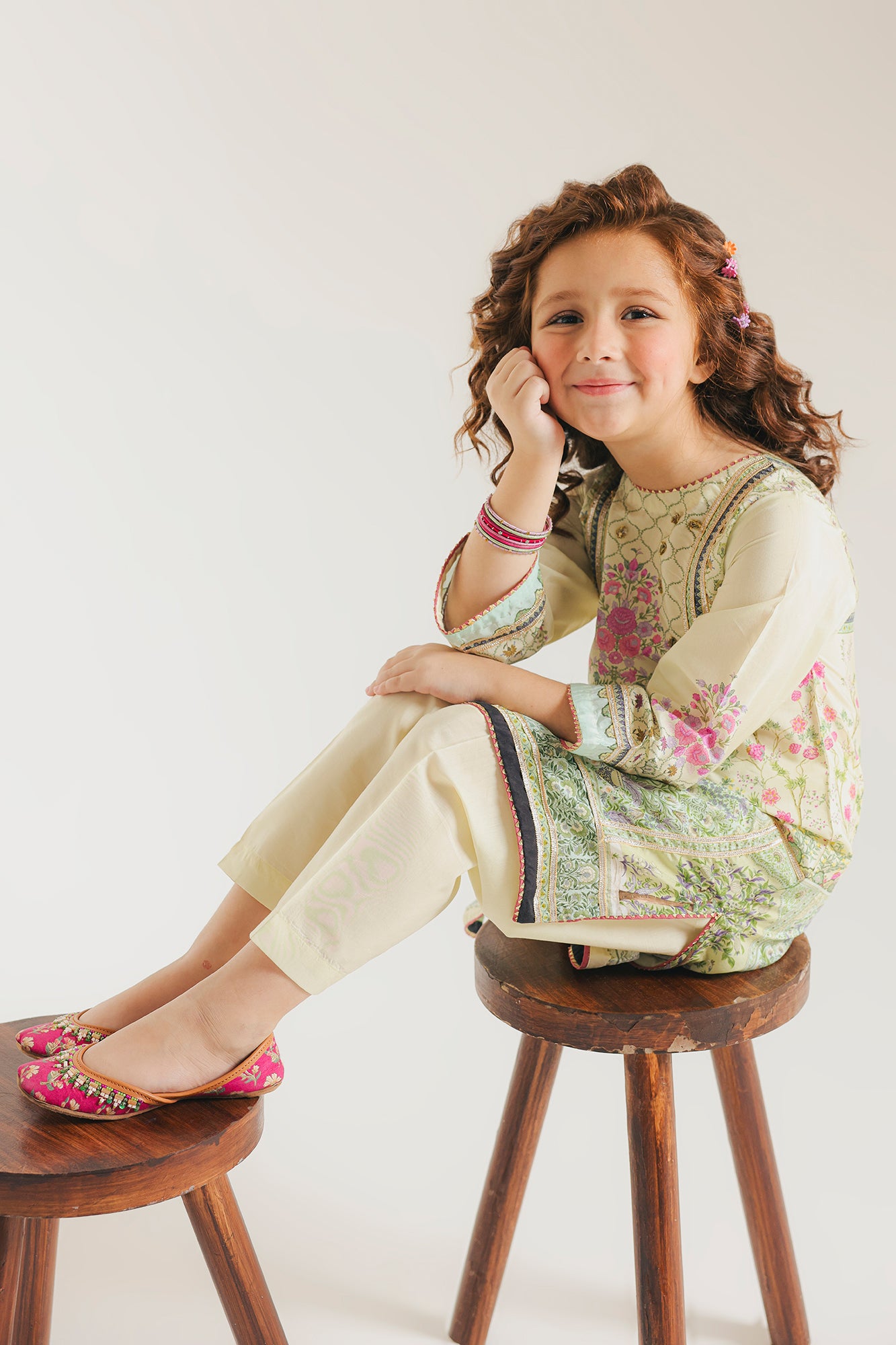 EMBROIDERED SUIT (E0914/404/115 E0914/304/115)