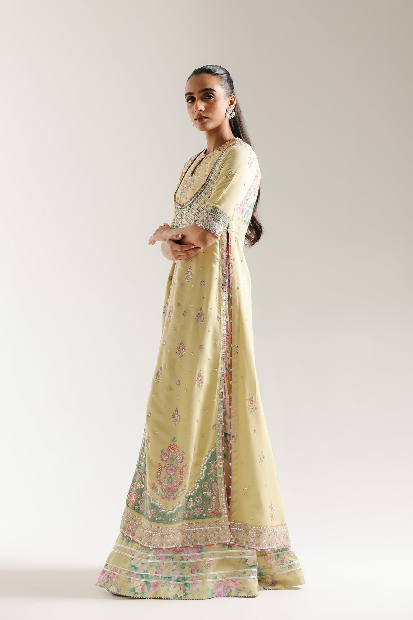 EMBROIDERED SUIT (E0915/104/109)