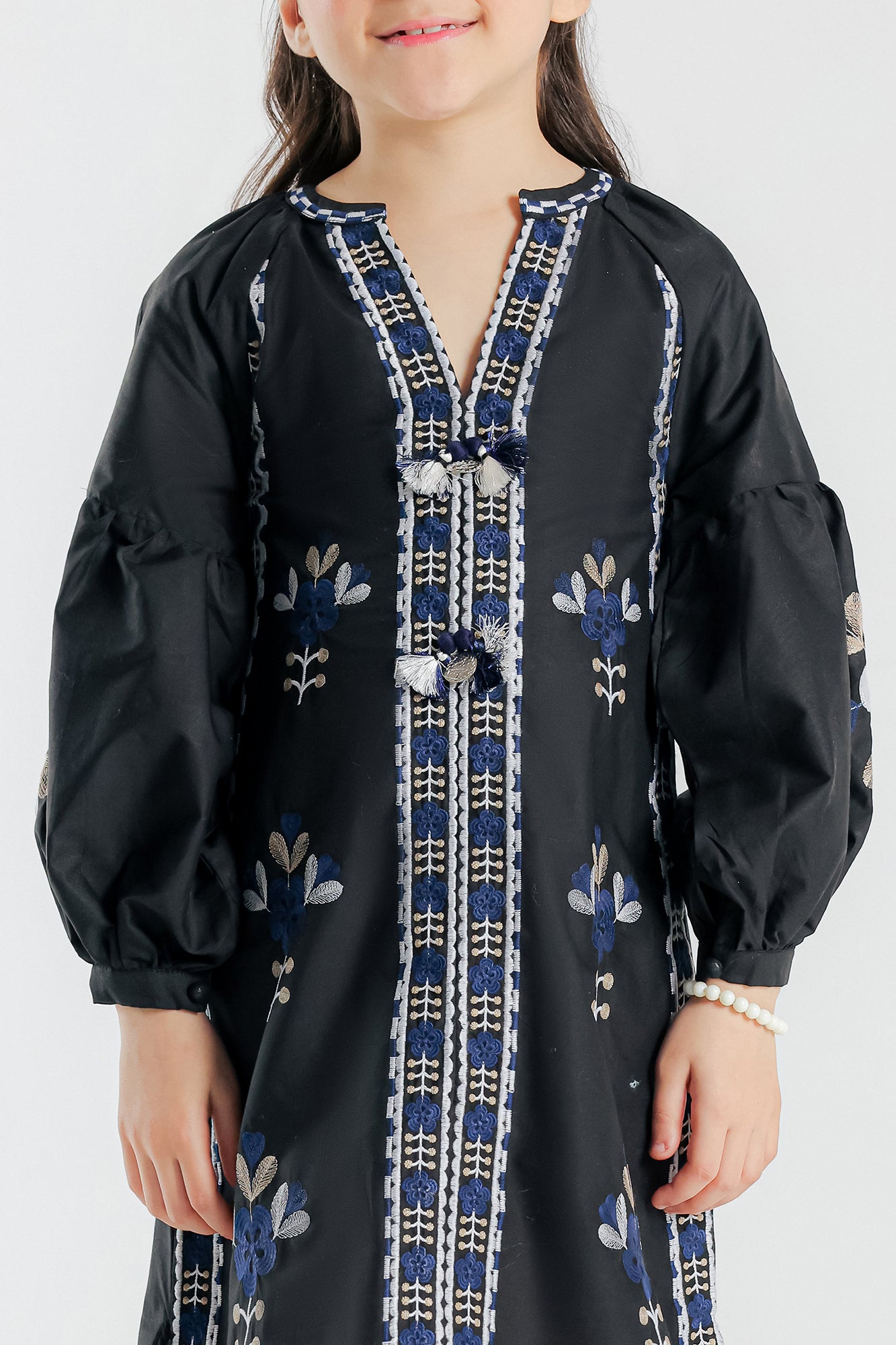 EMBROIDERED TOP (E0915/401/902)