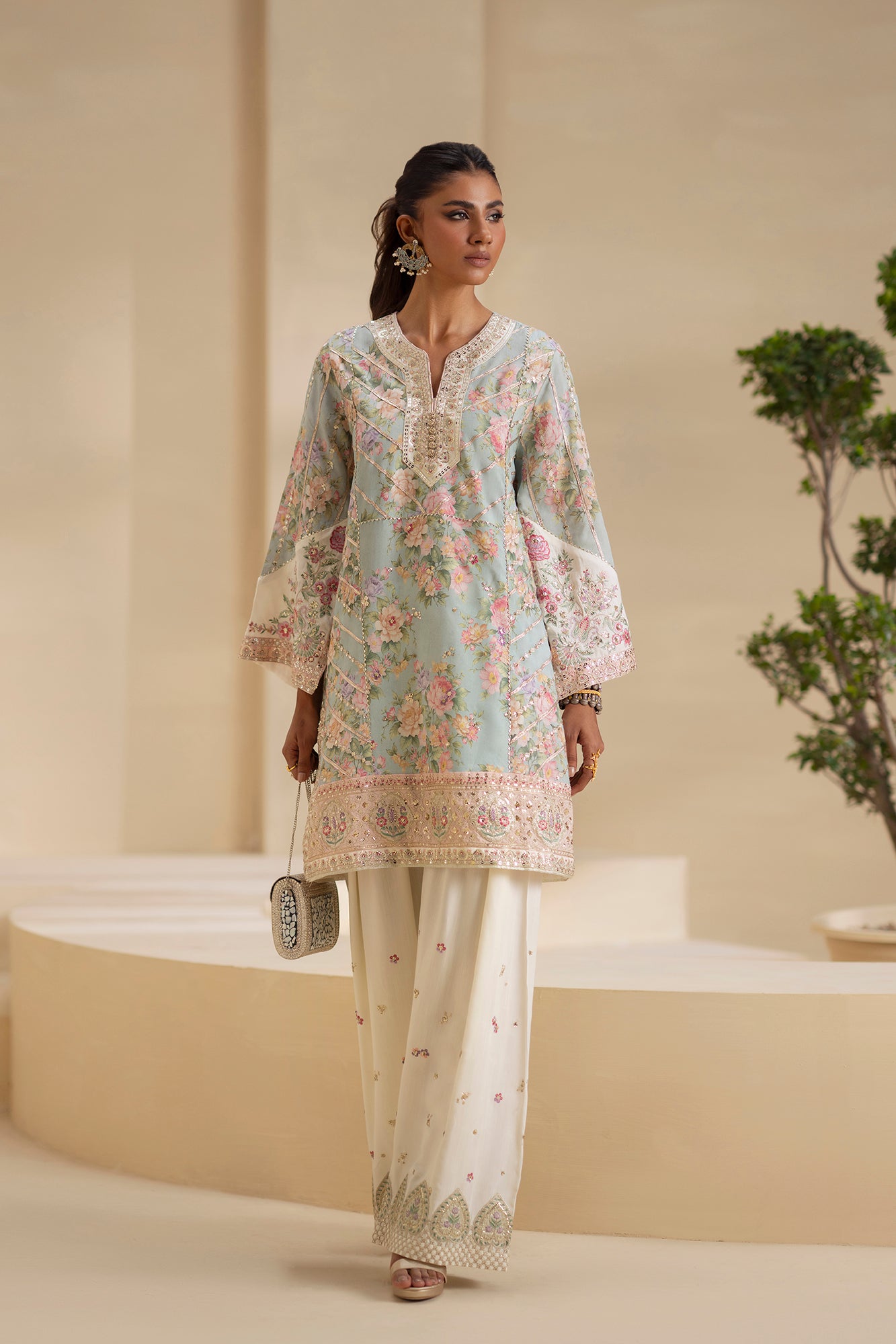 EMBROIDERED SUIT (E0917/104/109)