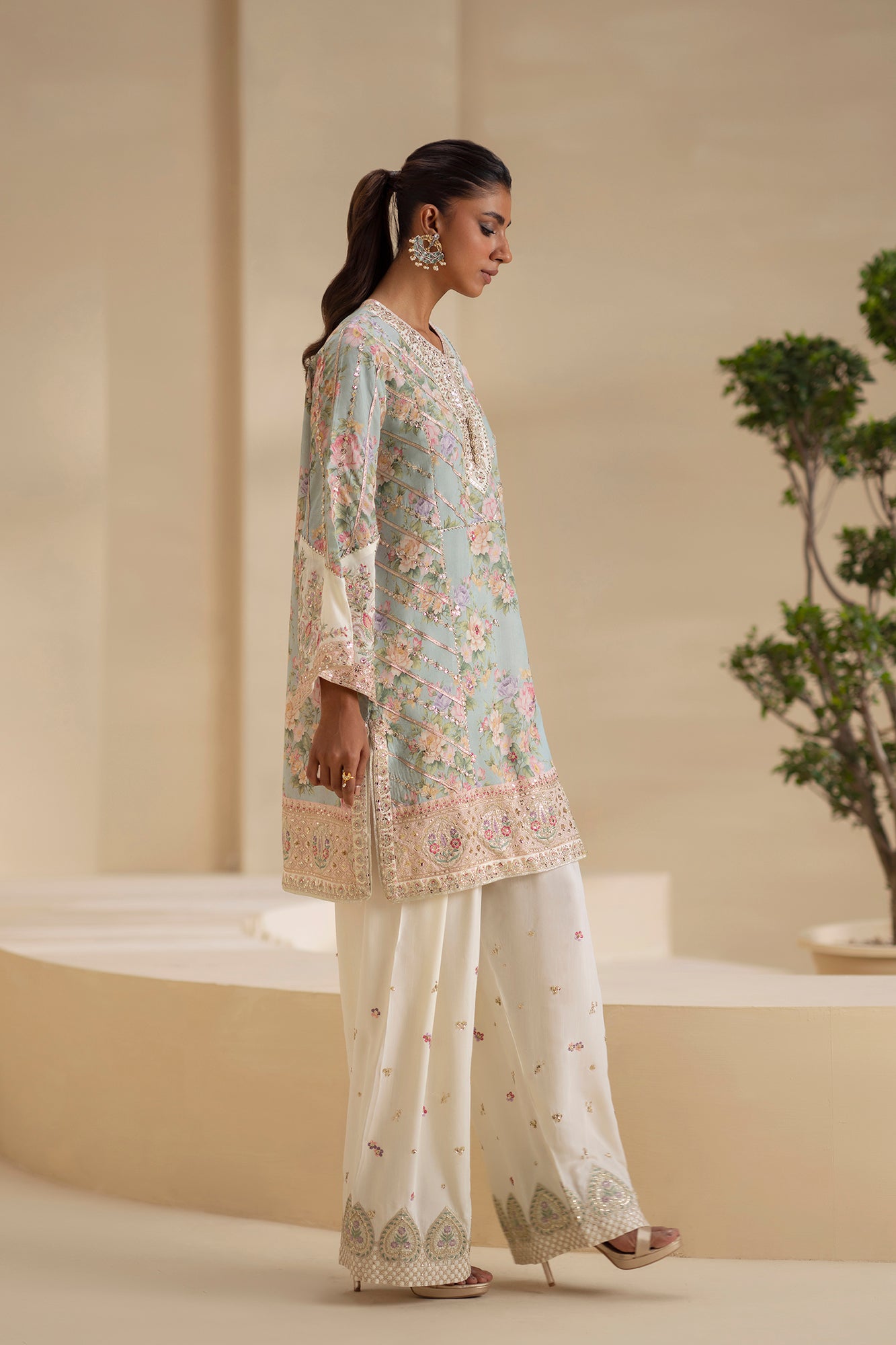 EMBROIDERED SUIT (E0917/104/109)