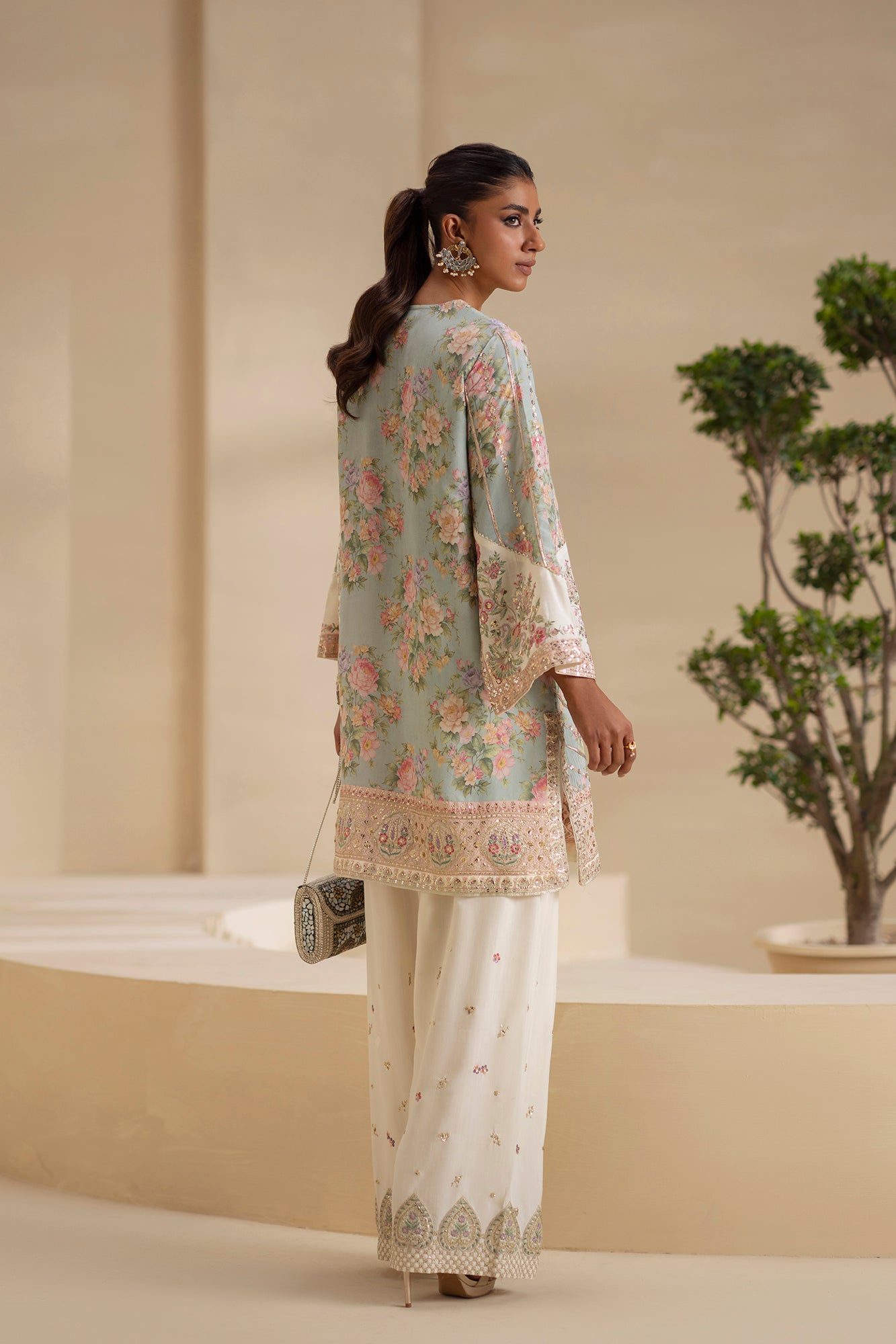 EMBROIDERED SUIT (E0917/104/721)