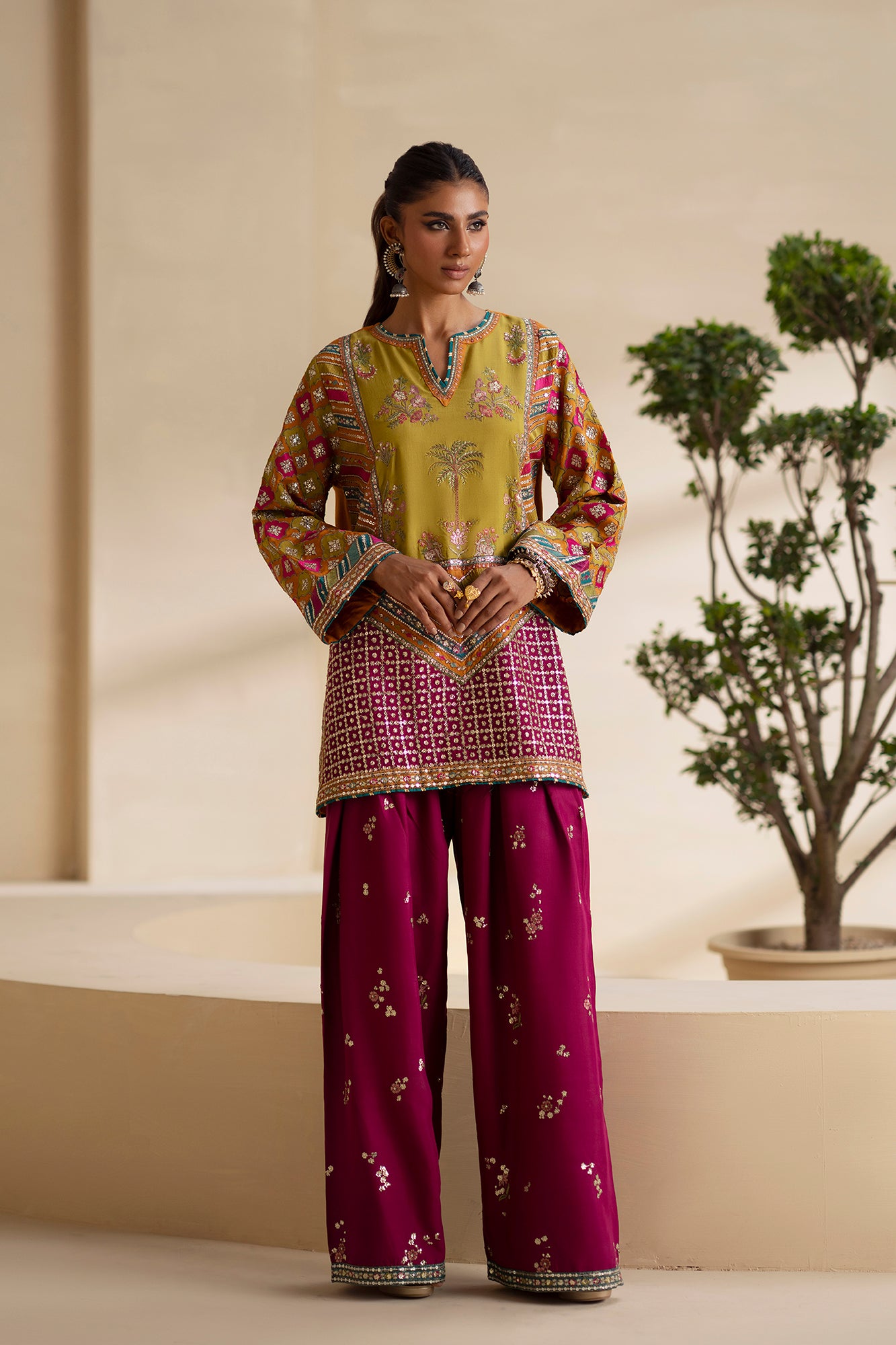 EMBROIDERED SUIT (E0918/104/111)