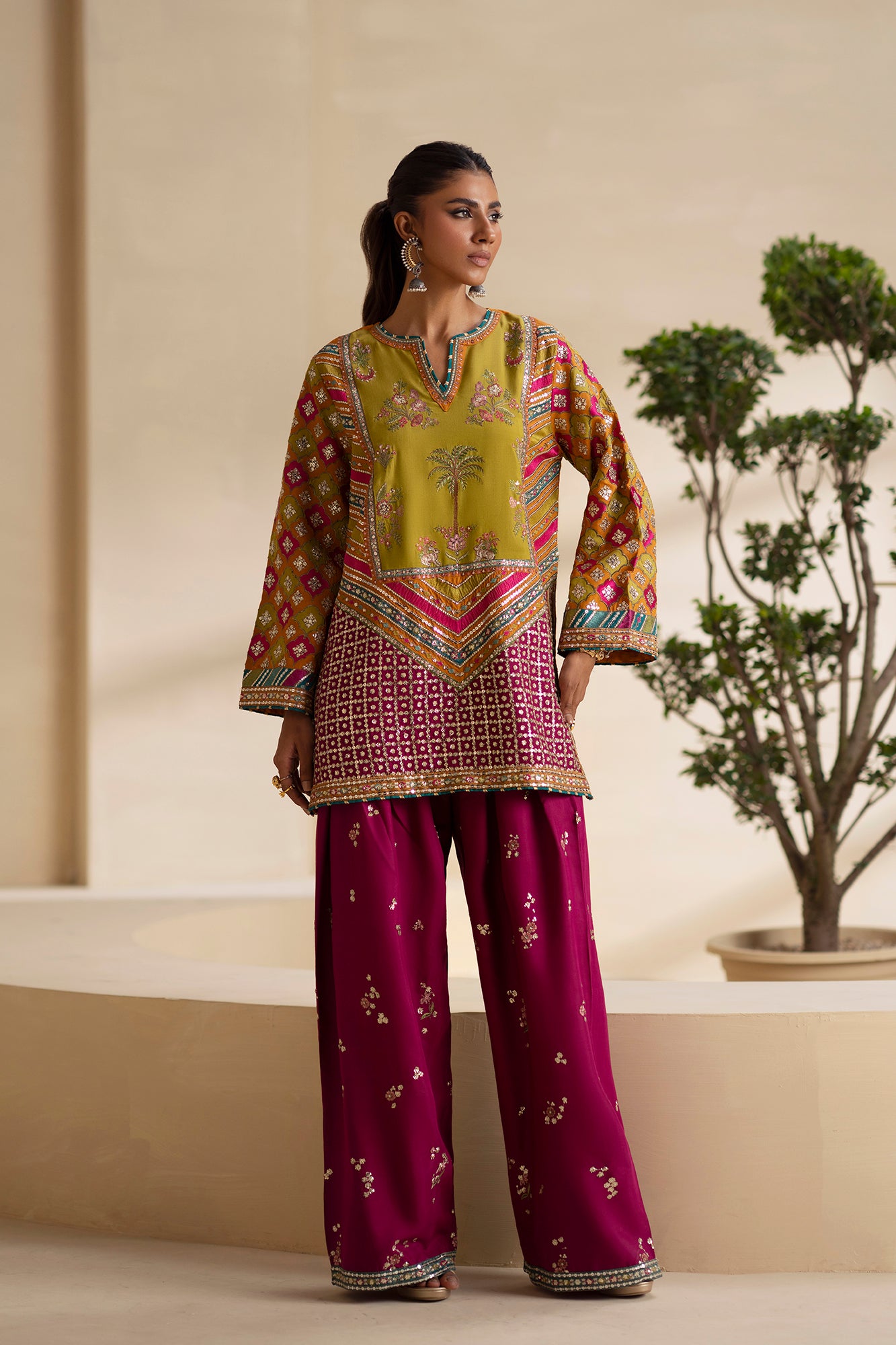 EMBROIDERED SUIT (E0918/104/111)
