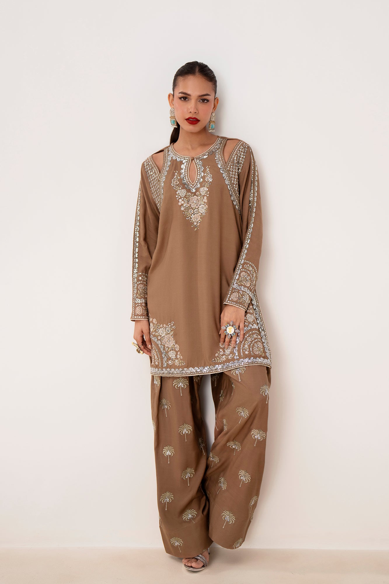 EMBROIDERED SUIT (E0921/104/816)