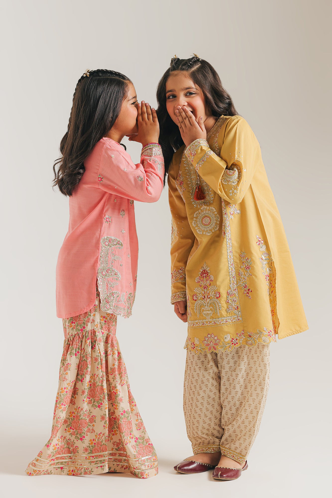 EMBROIDERED SUIT (E0923/404/114 E0923/304/114)