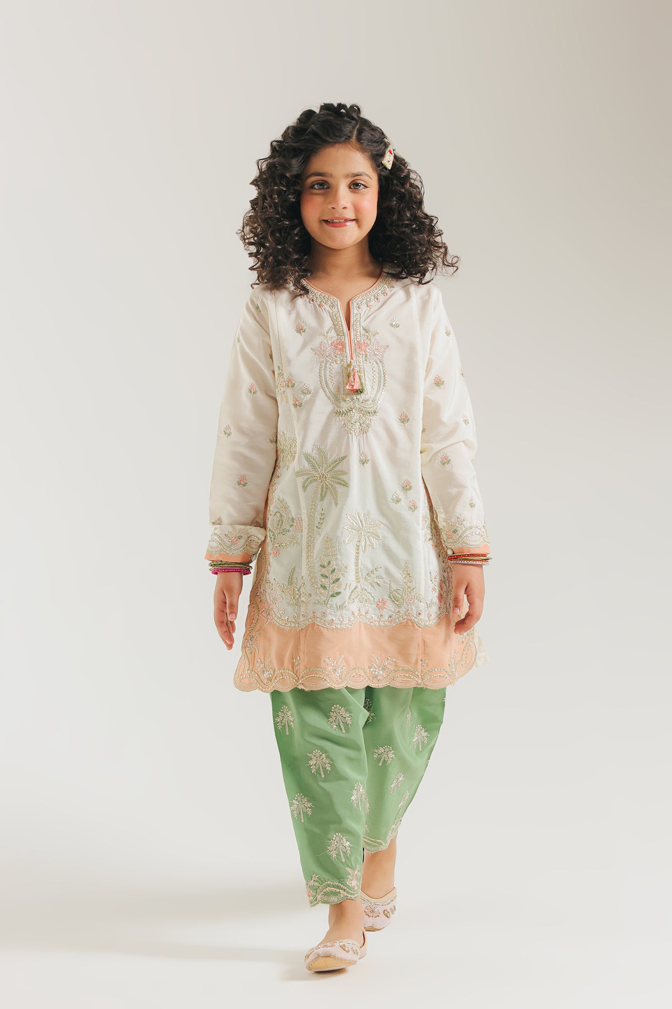 EMBROIDERED SUIT (E0925/404/005 E0925/304/005)