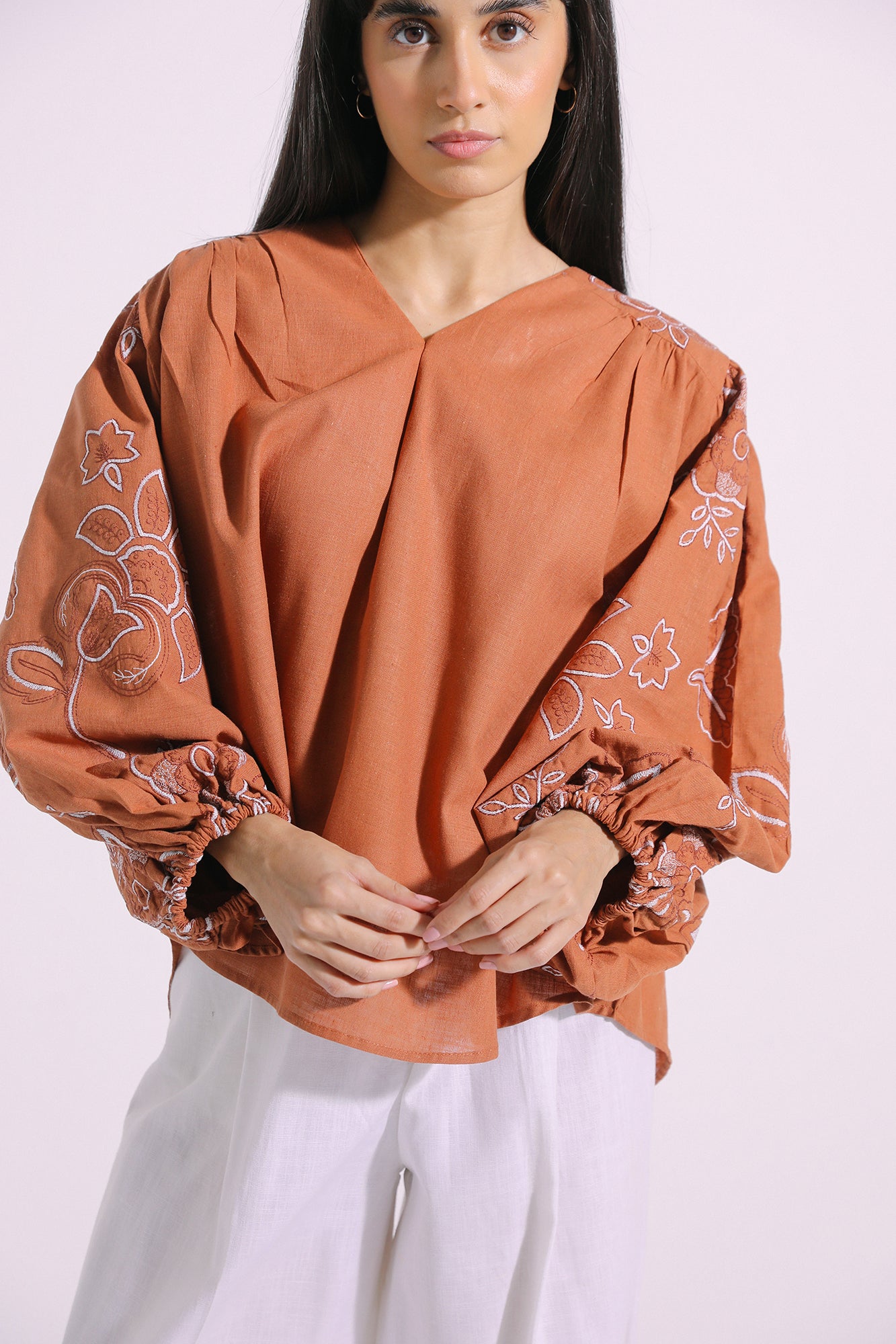 EMBROIDERED TOP (E0927/101/203)