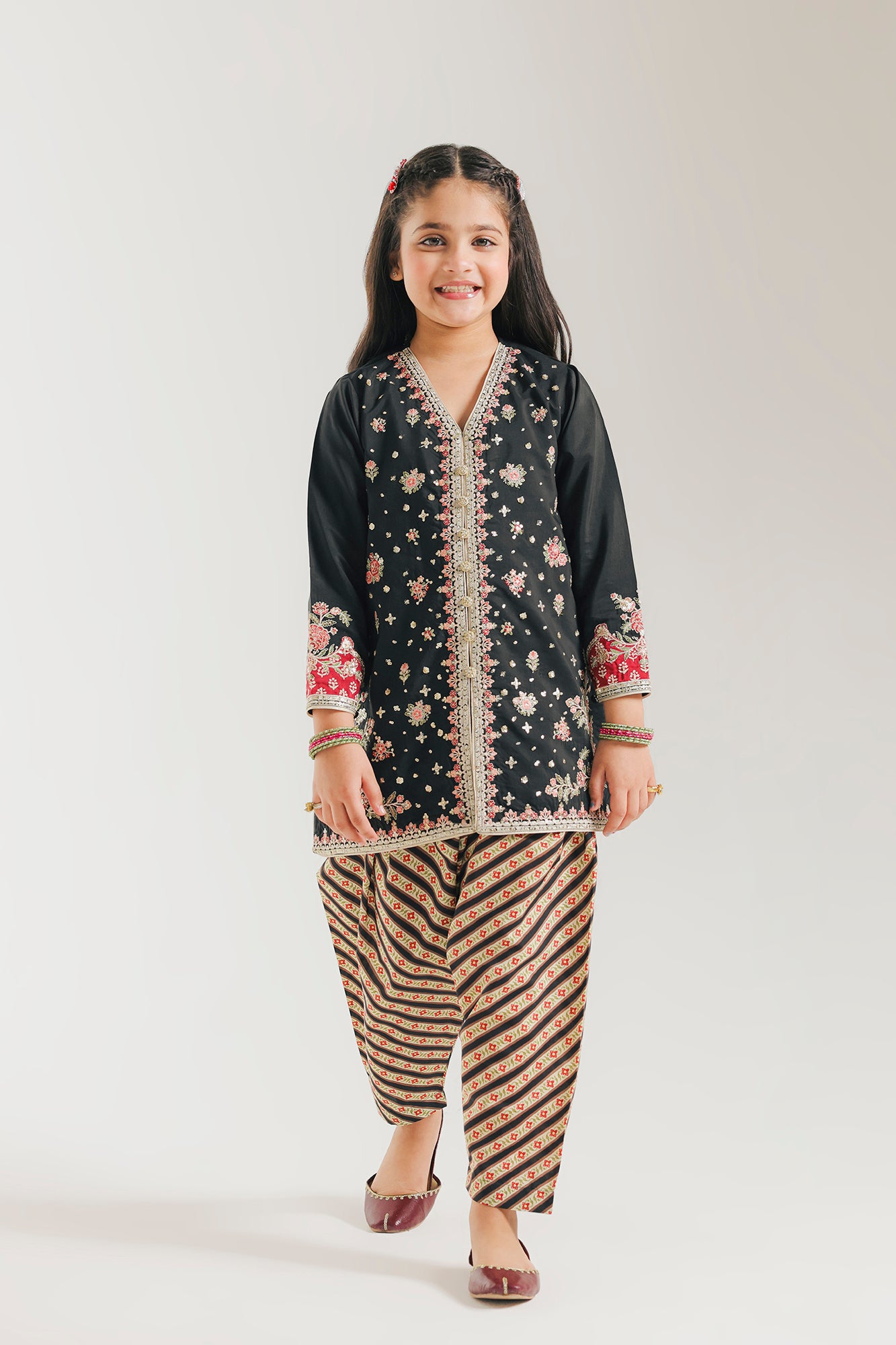 EMBROIDERED SUIT (E0930/404/902 E0930/304/902)