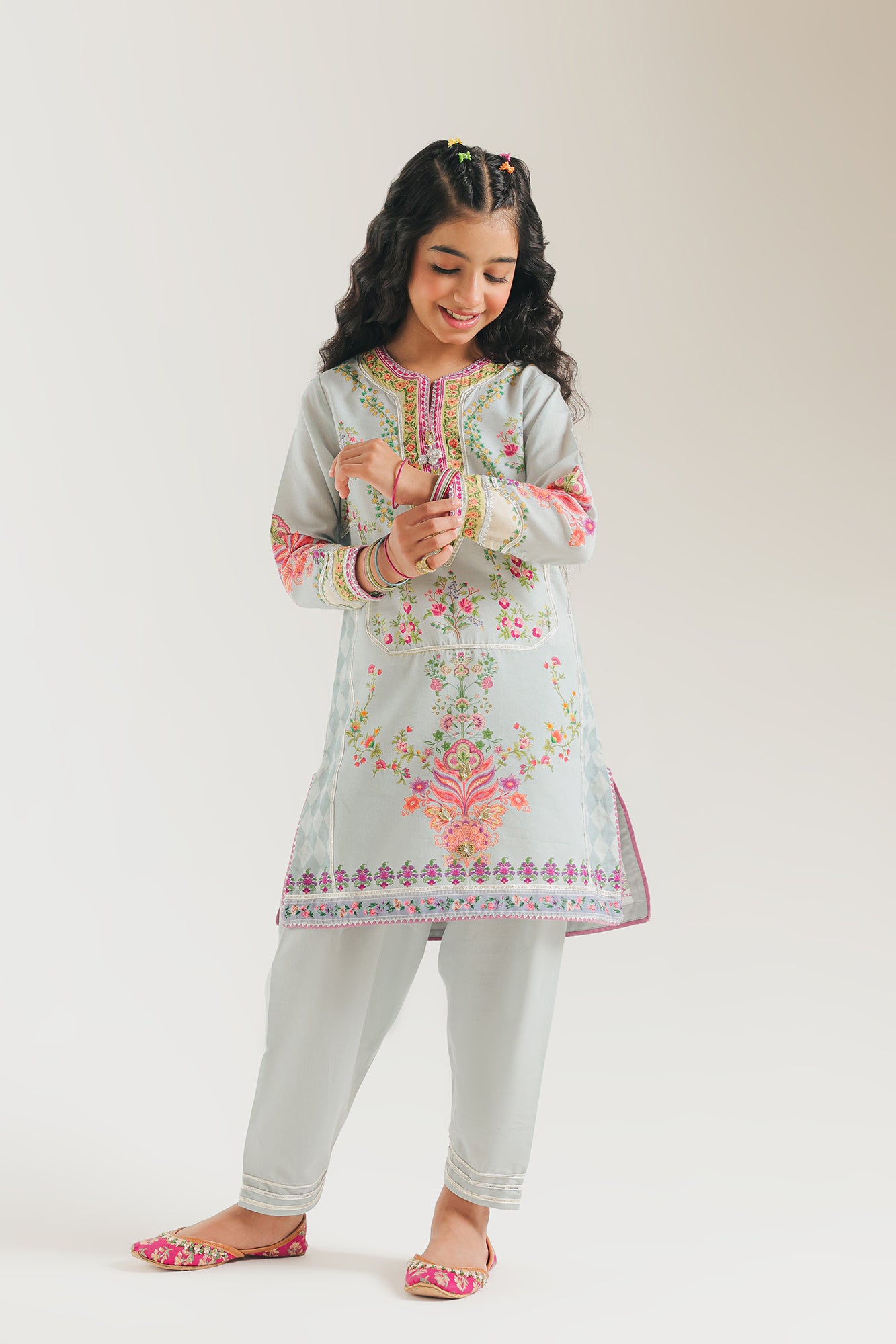 EMBROIDERED SUIT (E0933/404/914 E0933/304/914)