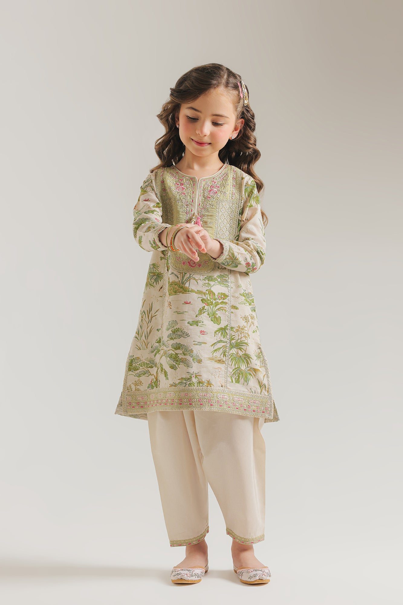 EMBROIDERED SUIT (E0936/404/005 E0936/304/005)