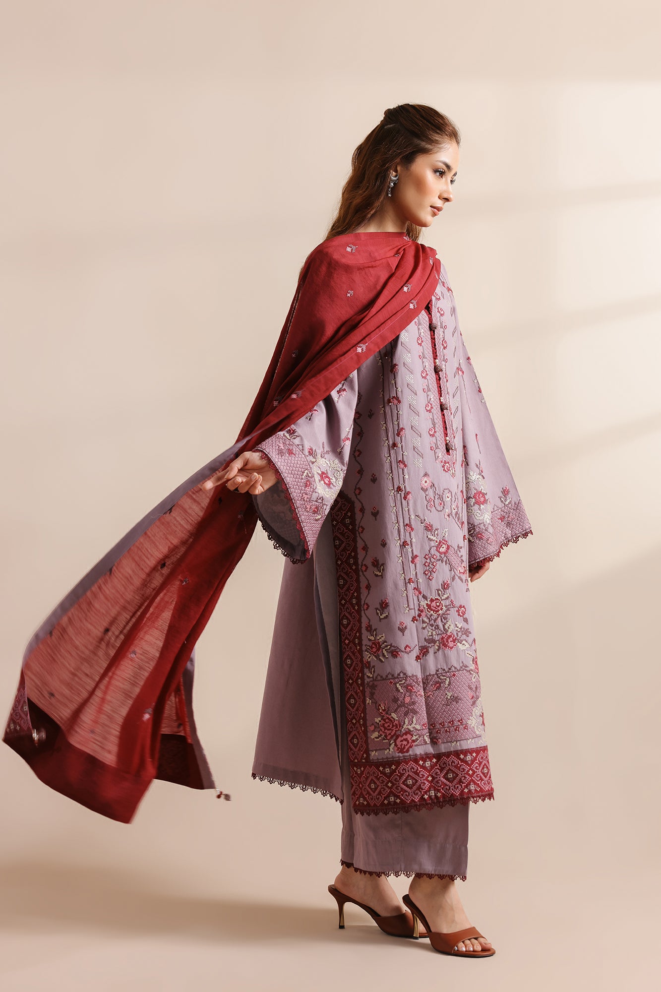 EMBROIDERED SUIT (E0941/203/513)