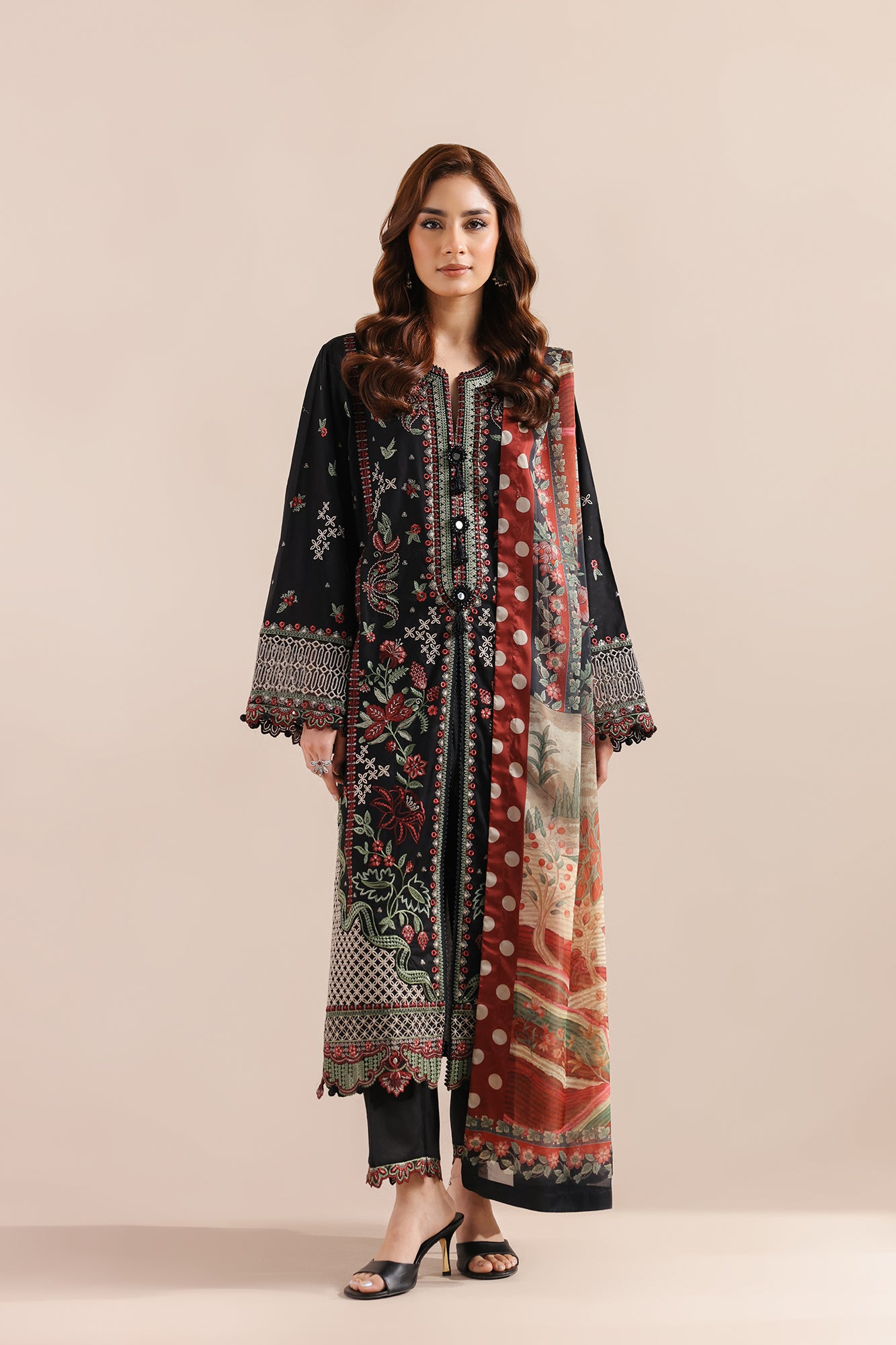 EMBROIDERED SUIT (E0942/203/902)