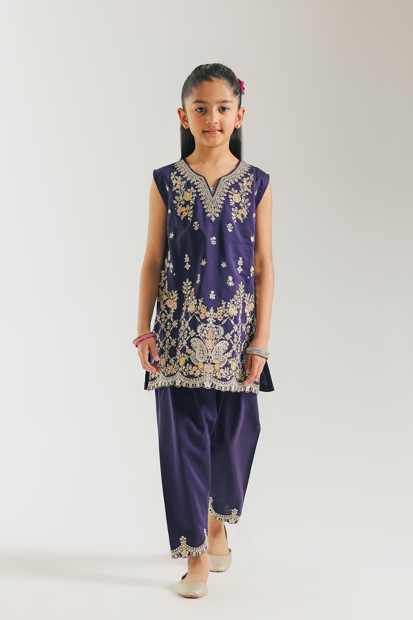 EMBROIDERED SUIT (E0942/404/621 E0942/304/621)