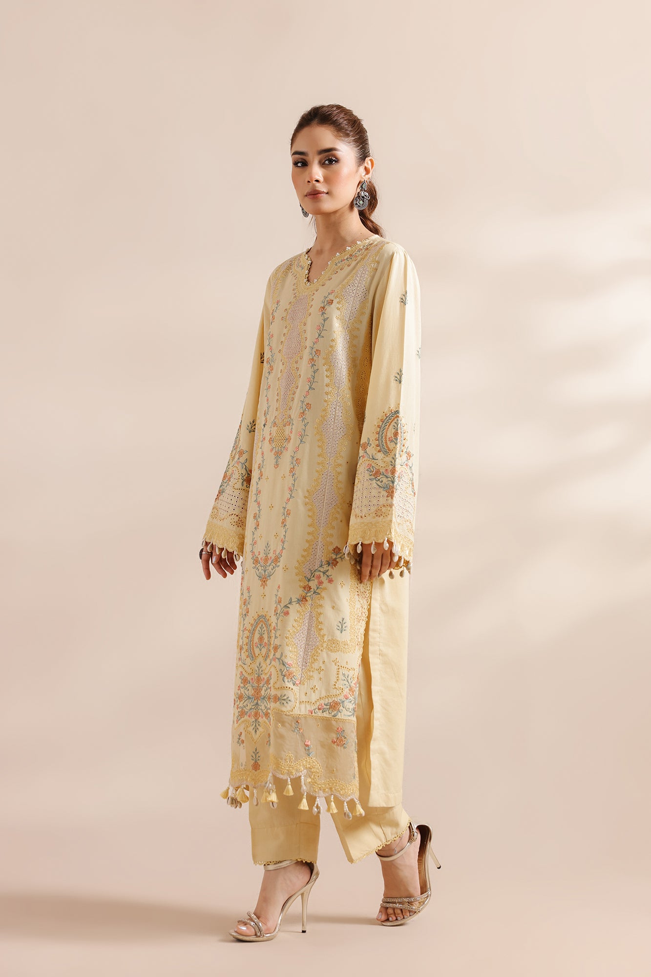 EMBROIDERED SUIT (E0944/203/110)