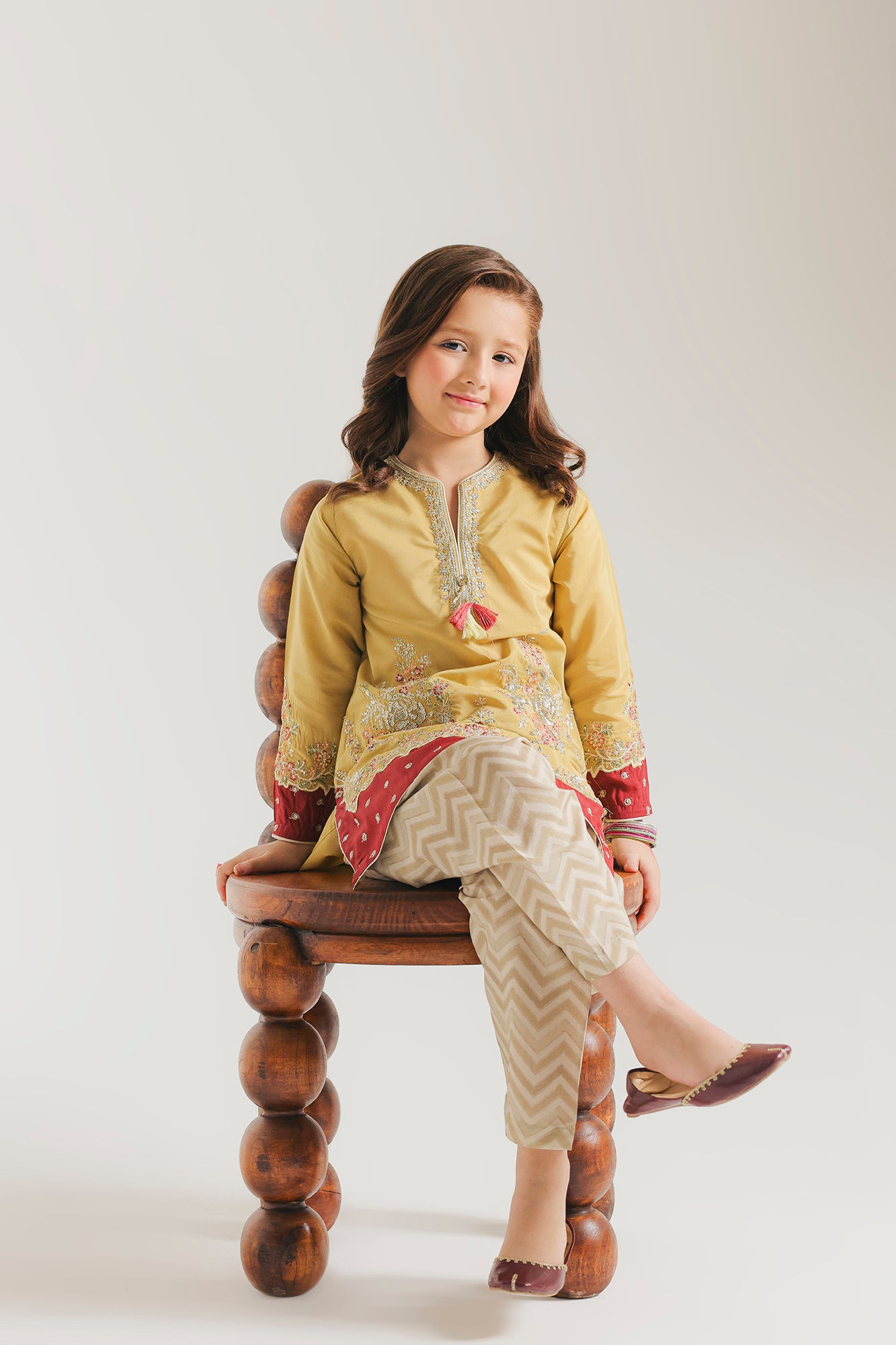 EMBROIDERED SUIT (E0945/404/114 E0945/304/114)