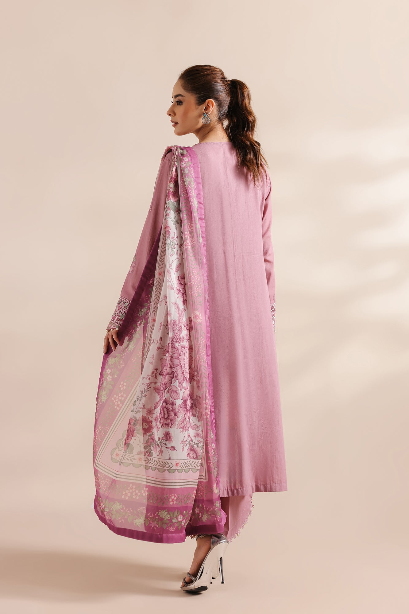 EMBROIDERED SUIT (E0946/203/513)