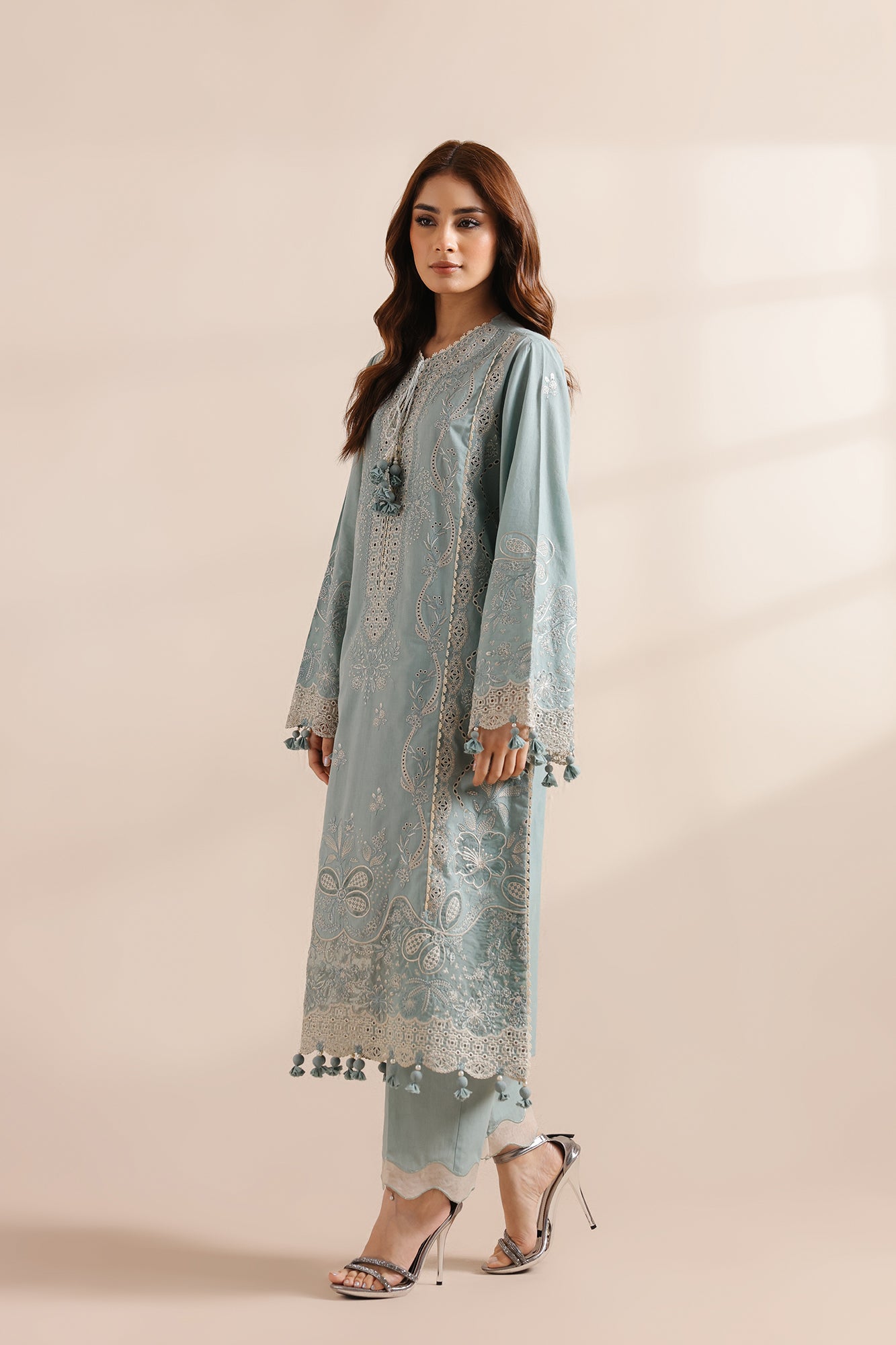 EMBROIDERED SUIT (E0951/203/716)