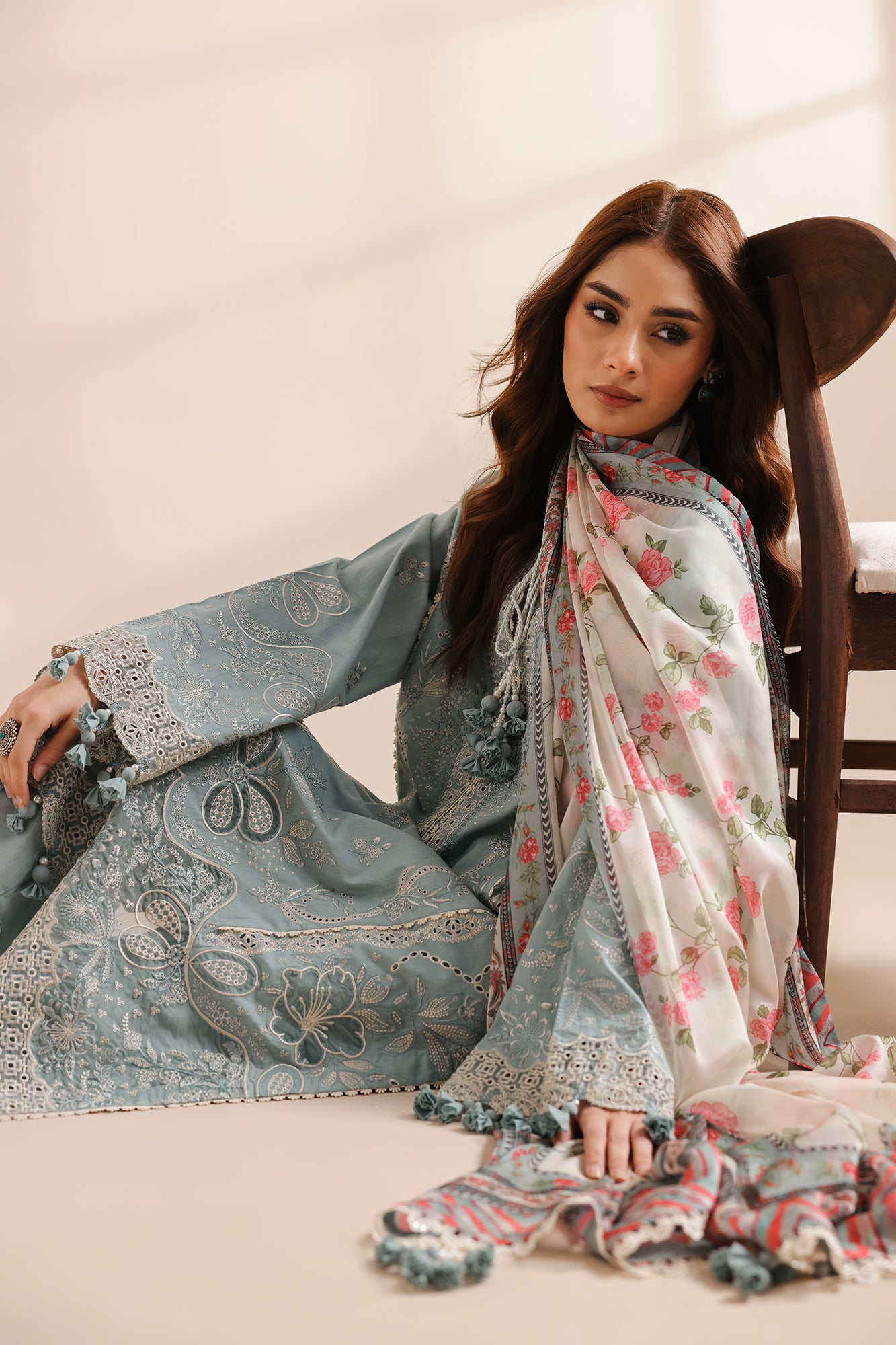 EMBROIDERED SUIT (E0951/203/716)