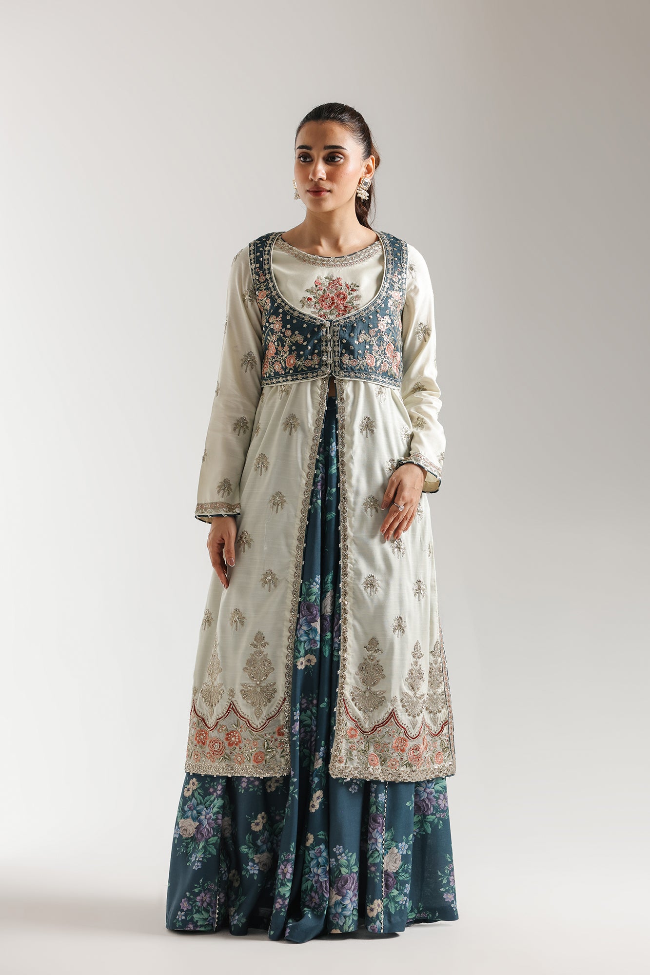 EMBROIDERED SUIT (E0953/104/129)