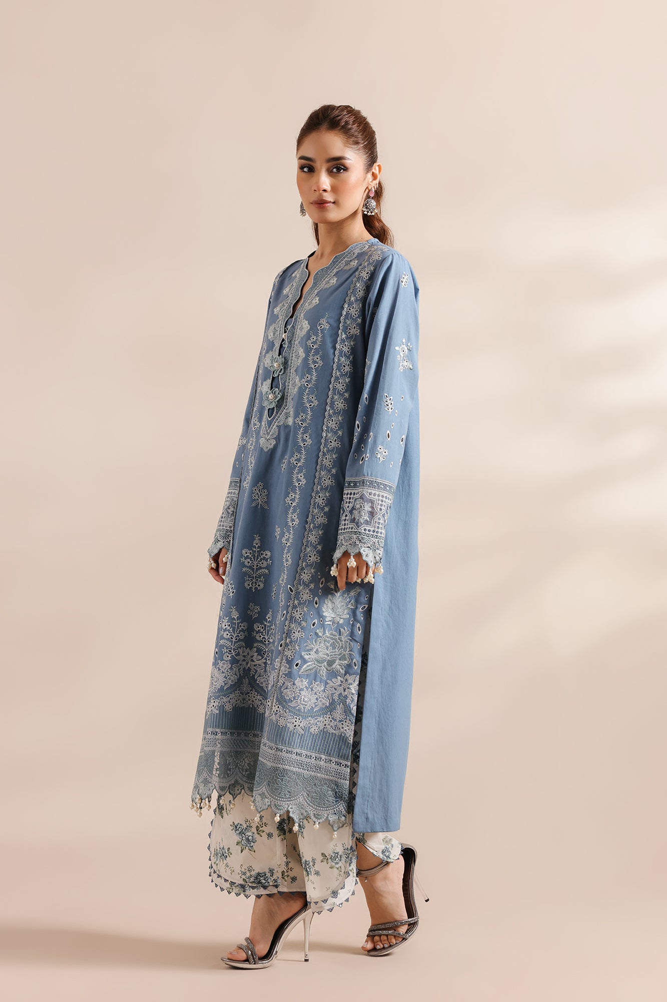 EMBROIDERED SUIT (E0953/203/636)