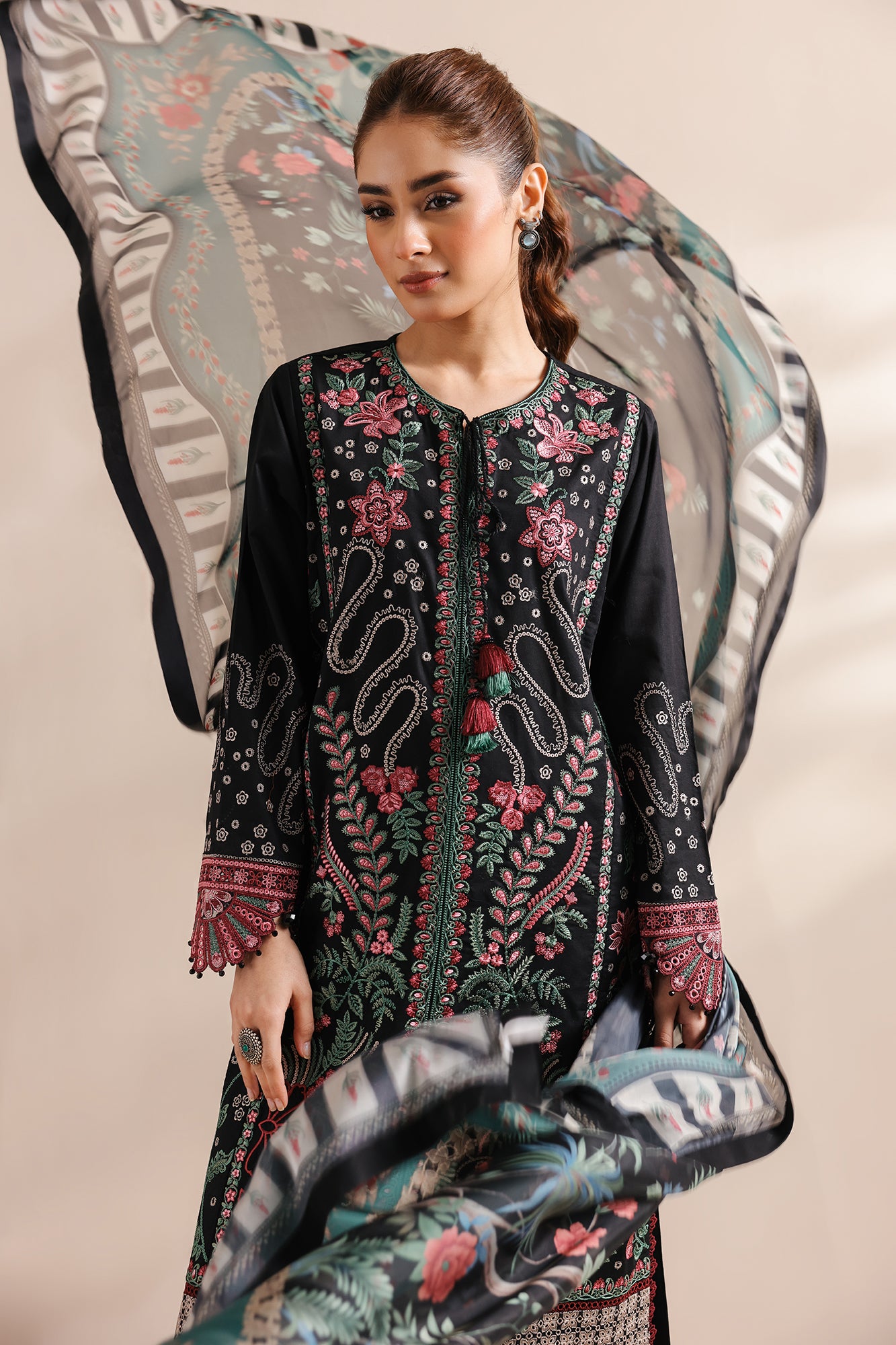 EMBROIDERED SUIT (E0956/203/902)