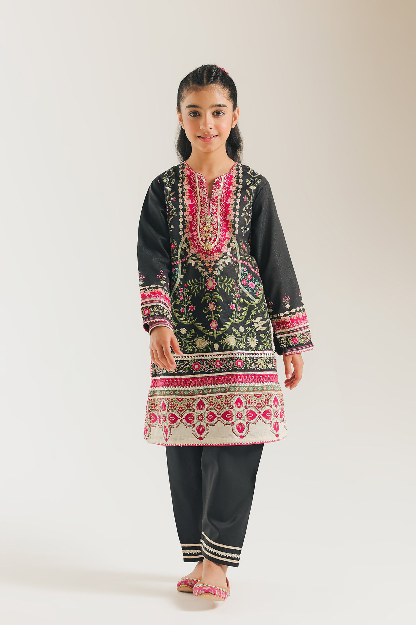 EMBROIDERED SUIT (E0956/404/901 E0956/304/901)