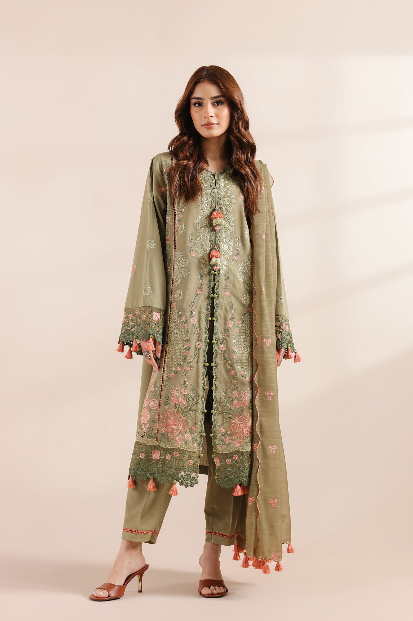 EMBROIDERED SUIT (E0959/203/126)