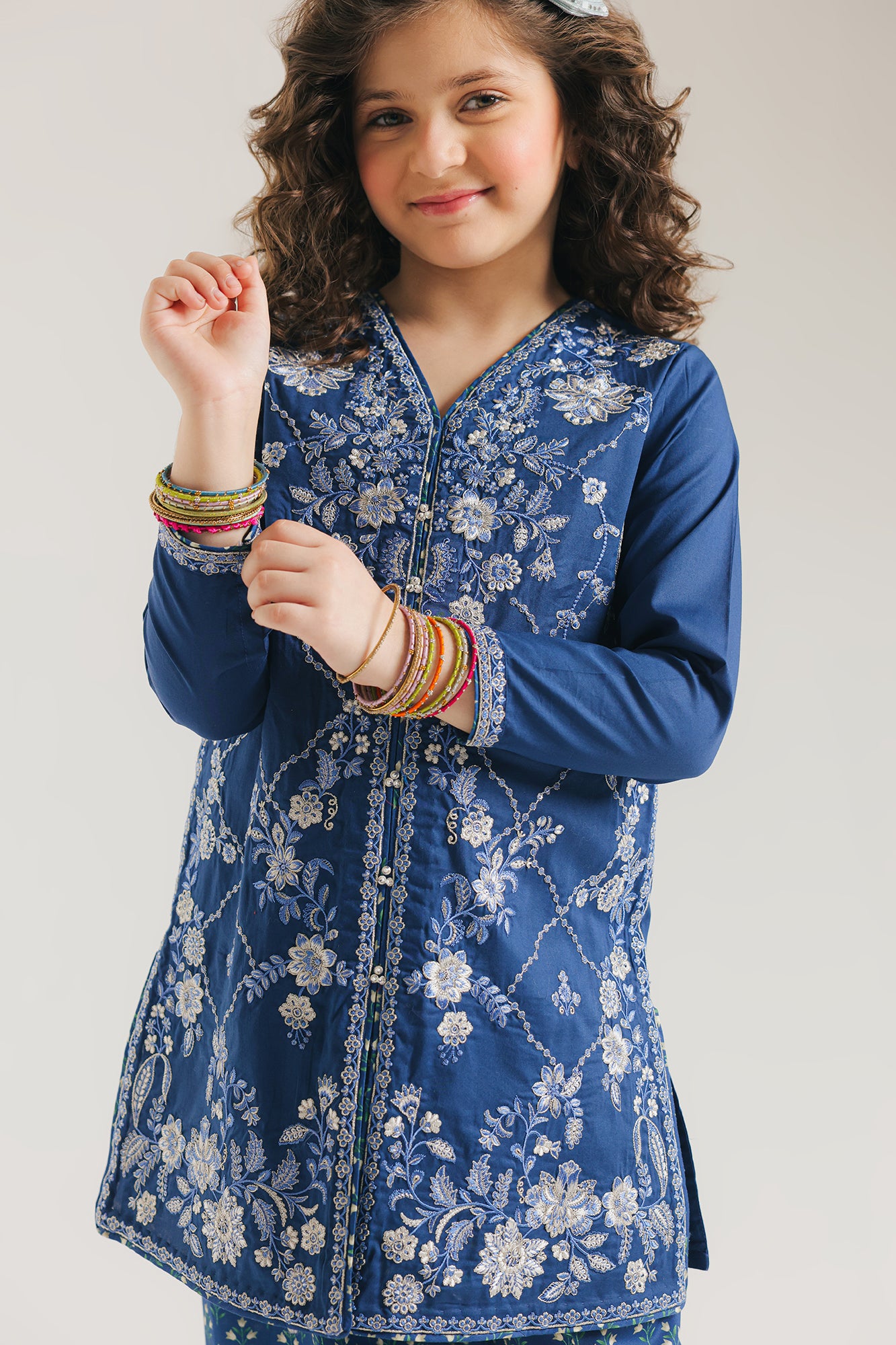 EMBROIDERED SUIT (E0961/404/604 E0961/304/604)